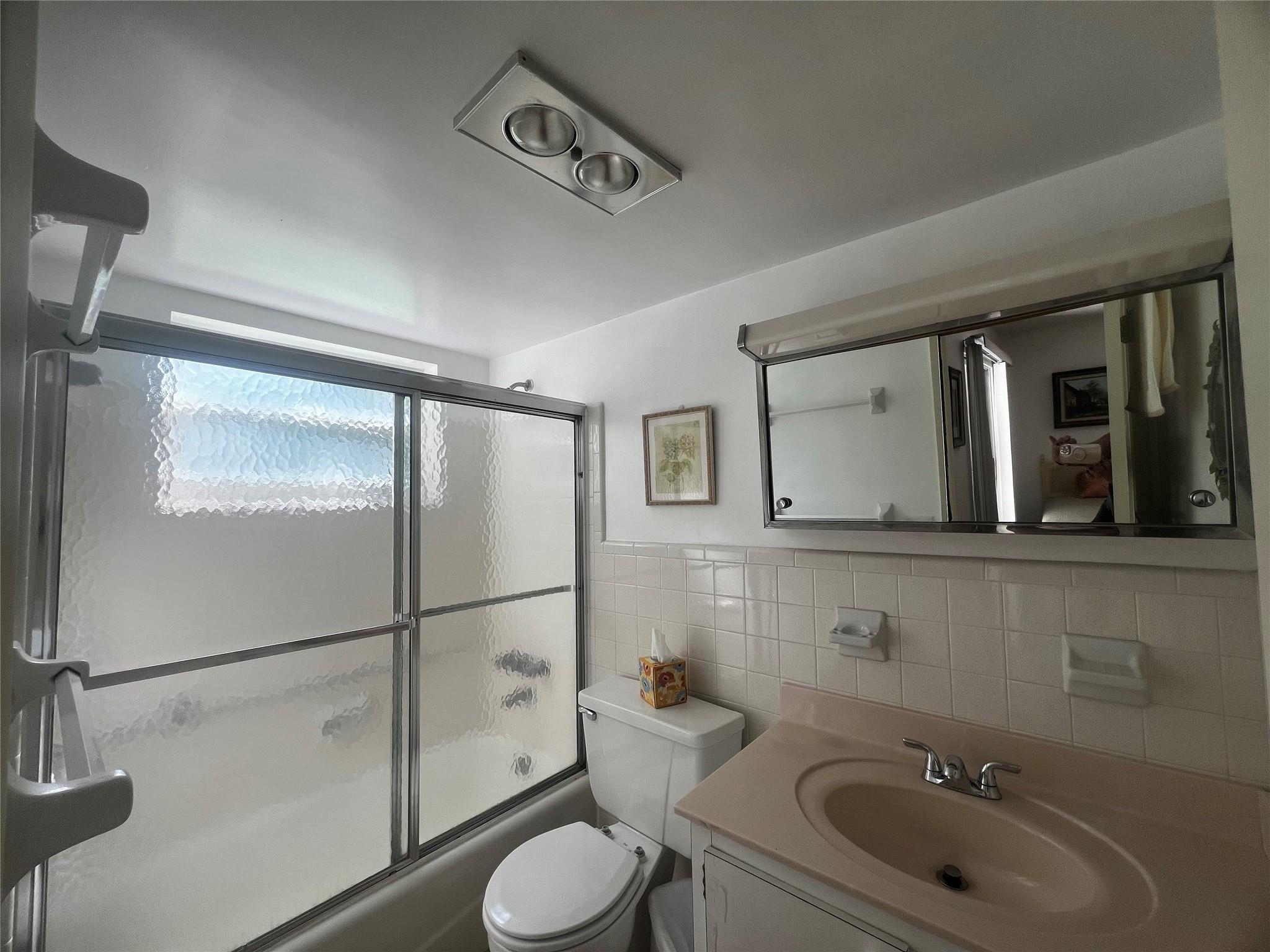 Photo 14 of home located at 2050 39th ST 209W, Lighthouse Point FL