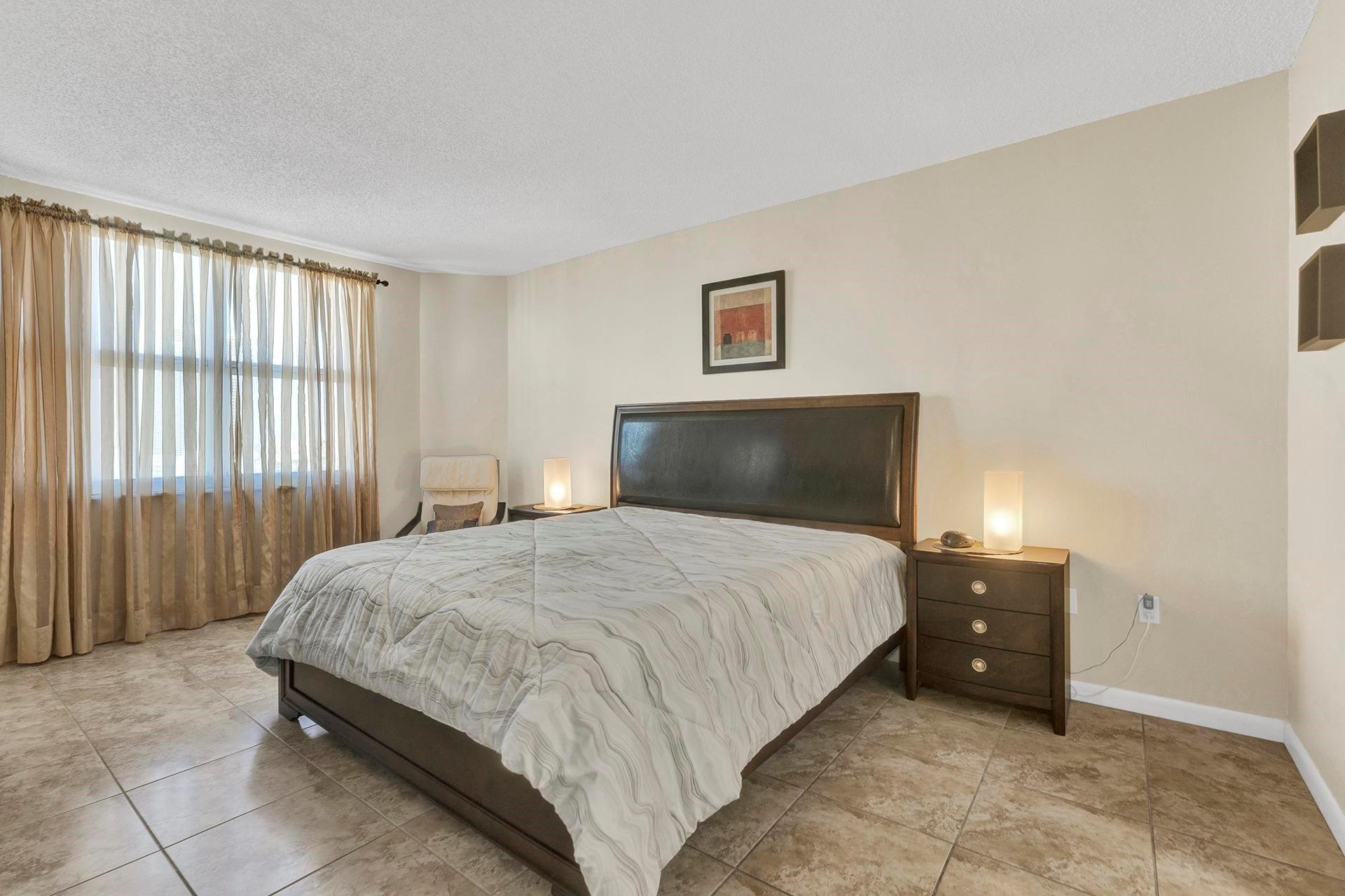 Photo 11 of home located at 1985 S Ocean Dr 21H, Hallandale Beach FL