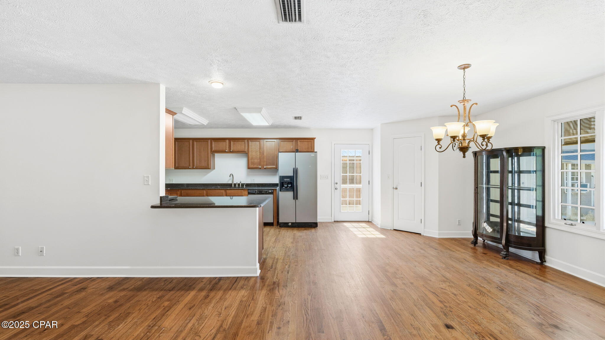 Image 20 For 215 Macarthur Avenue