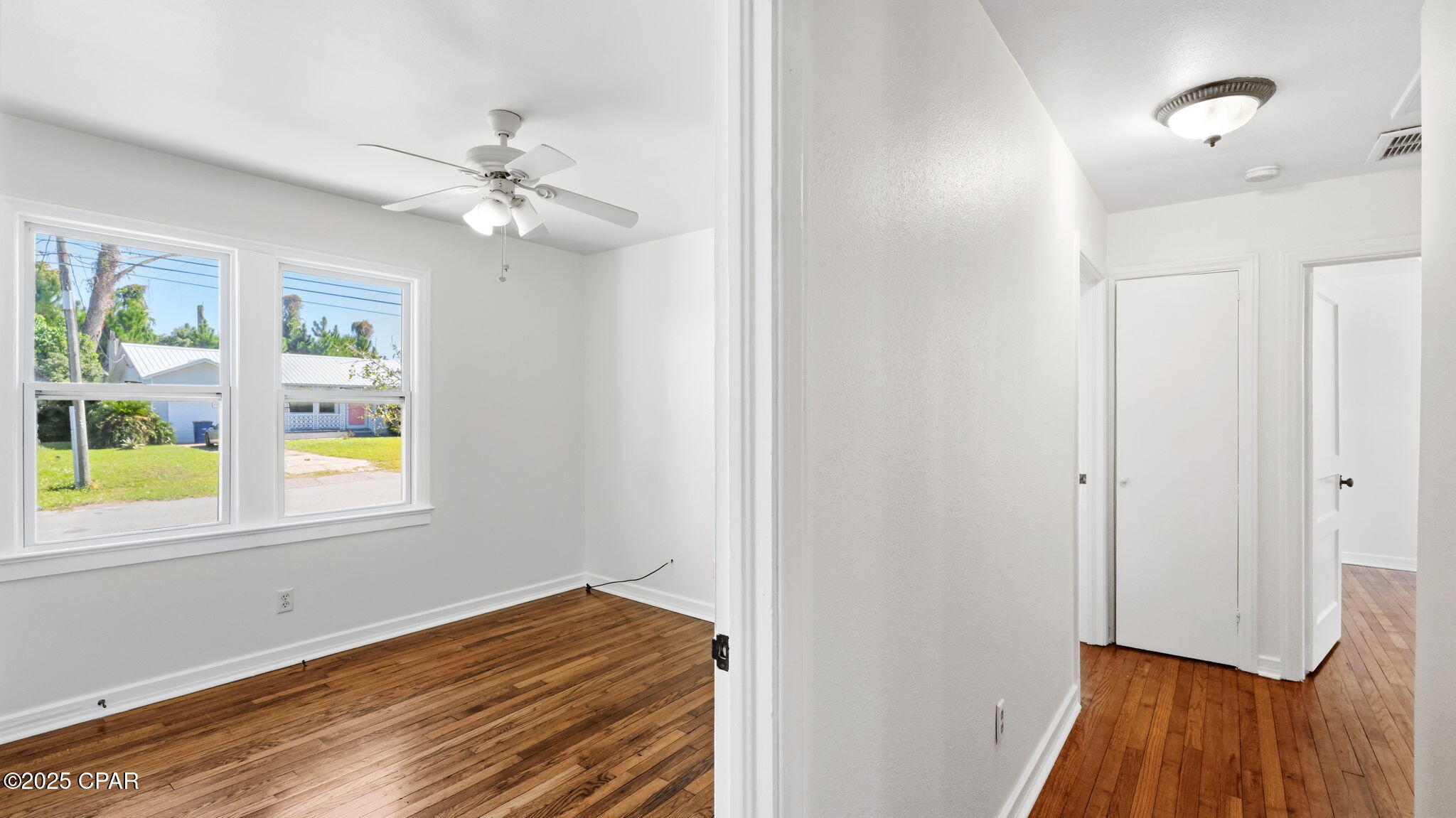 Image 35 For 215 Macarthur Avenue