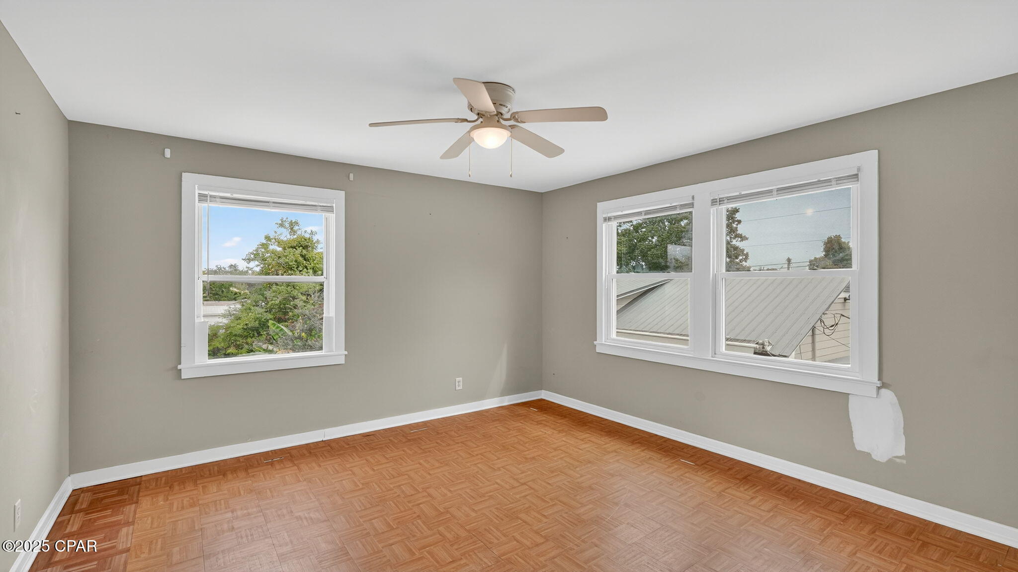 Image 48 For 215 Macarthur Avenue