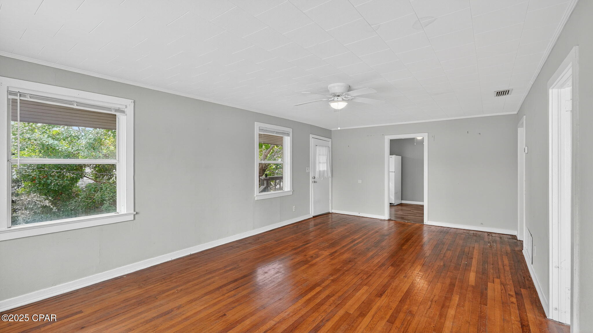 Image 49 For 215 Macarthur Avenue