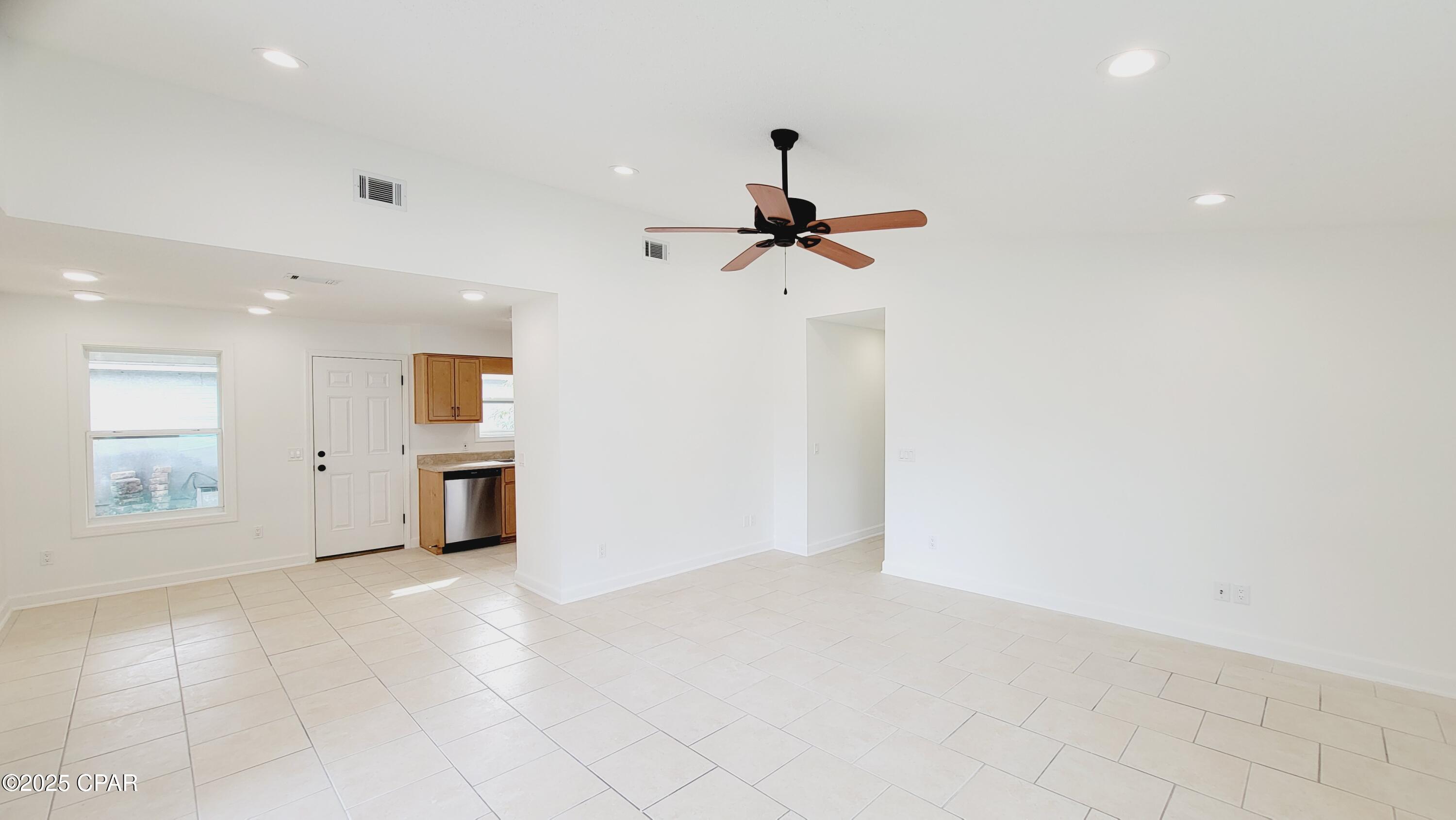 Gyt_si3bbzag6wypg7wbvdywfa7aimv2stfj13gq1r8