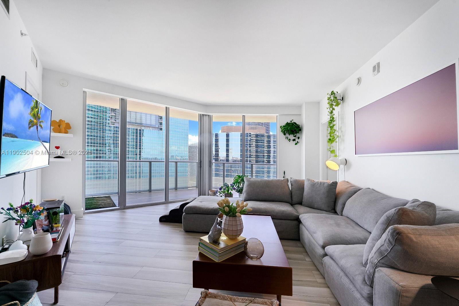 1300 Brickell Bay Dr Unit 2901, Miami, Florida 33131