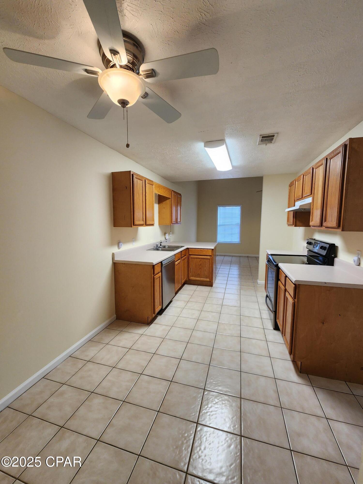 4lku4oqdslemcno7oukxg6a_ld_8x0w0ijcgrxzevp0