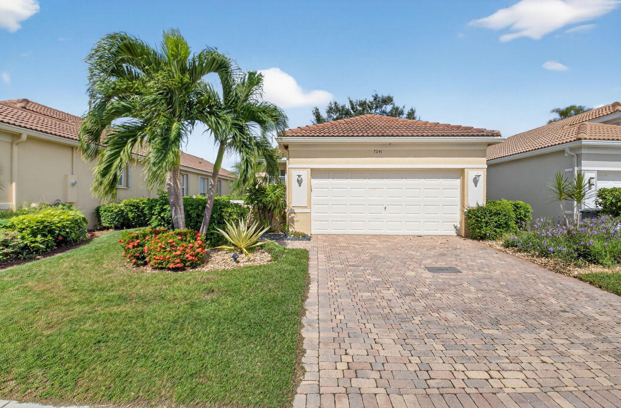 7241 Cataluna Circle, Delray Beach, Florida 33446