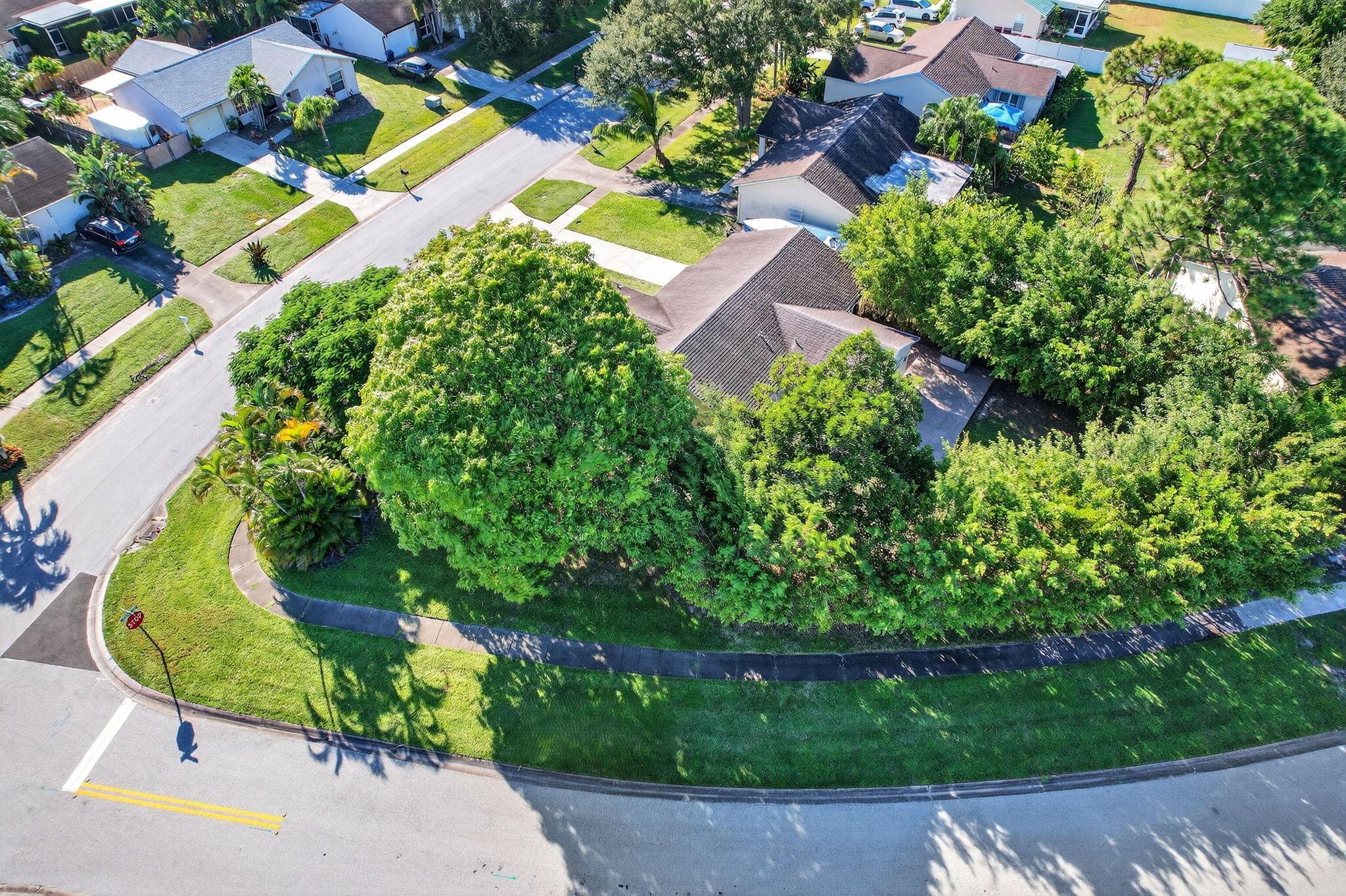 Image to showcase the property located at 130 Lakeside Circle