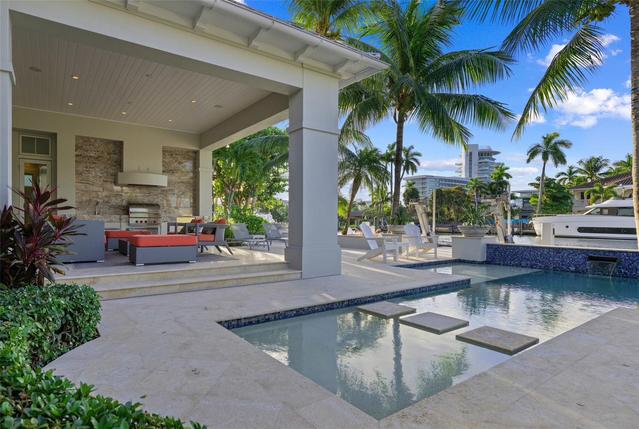 Lucille Island 37-19 B