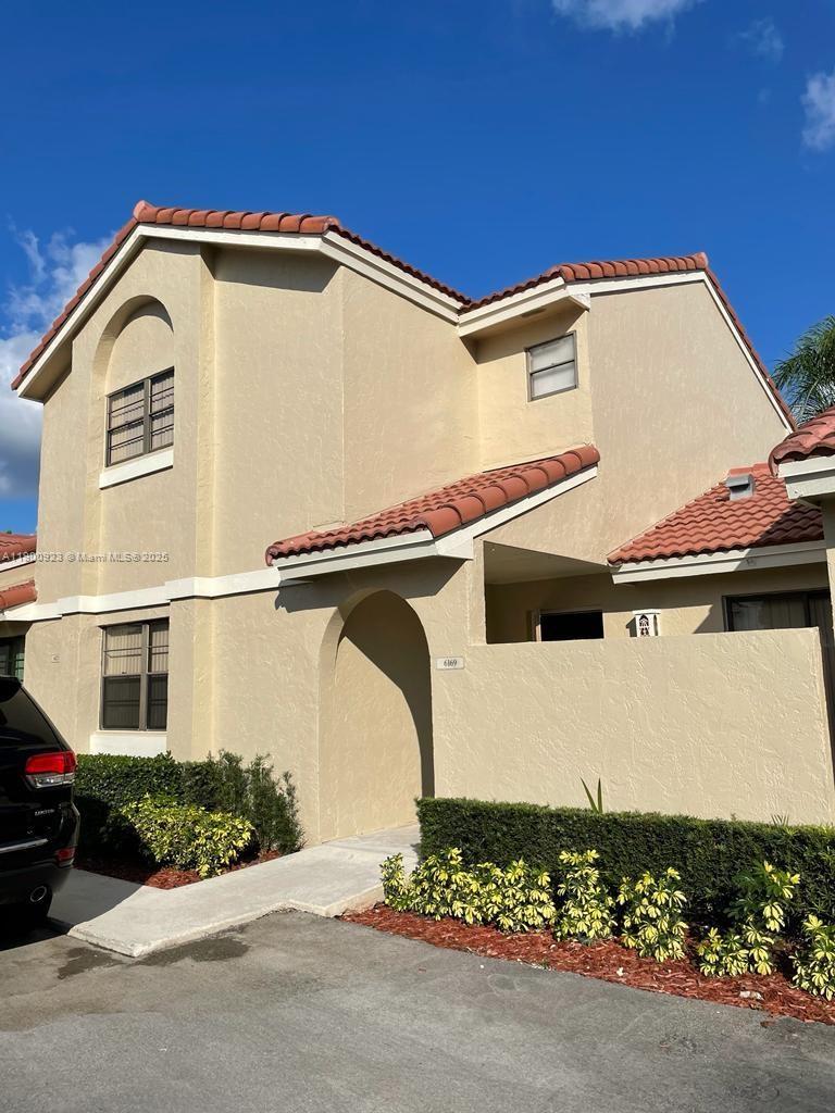 6169 NW 170th Ter Unit , Hialeah, Florida 33015
