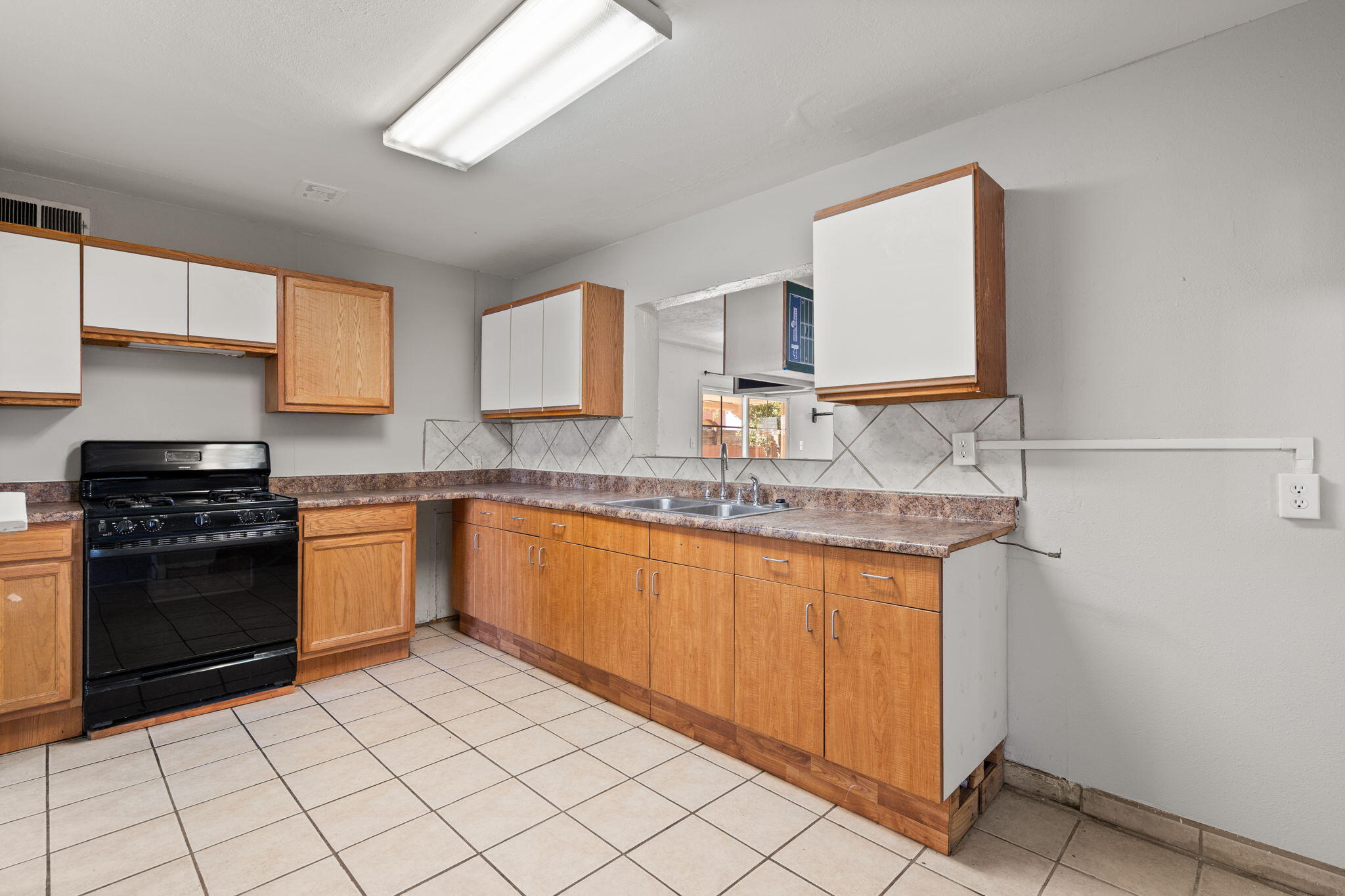 2713 HERMOSA DRIVE NE, ALBUQUERQUE, NM 87110  Photo 7