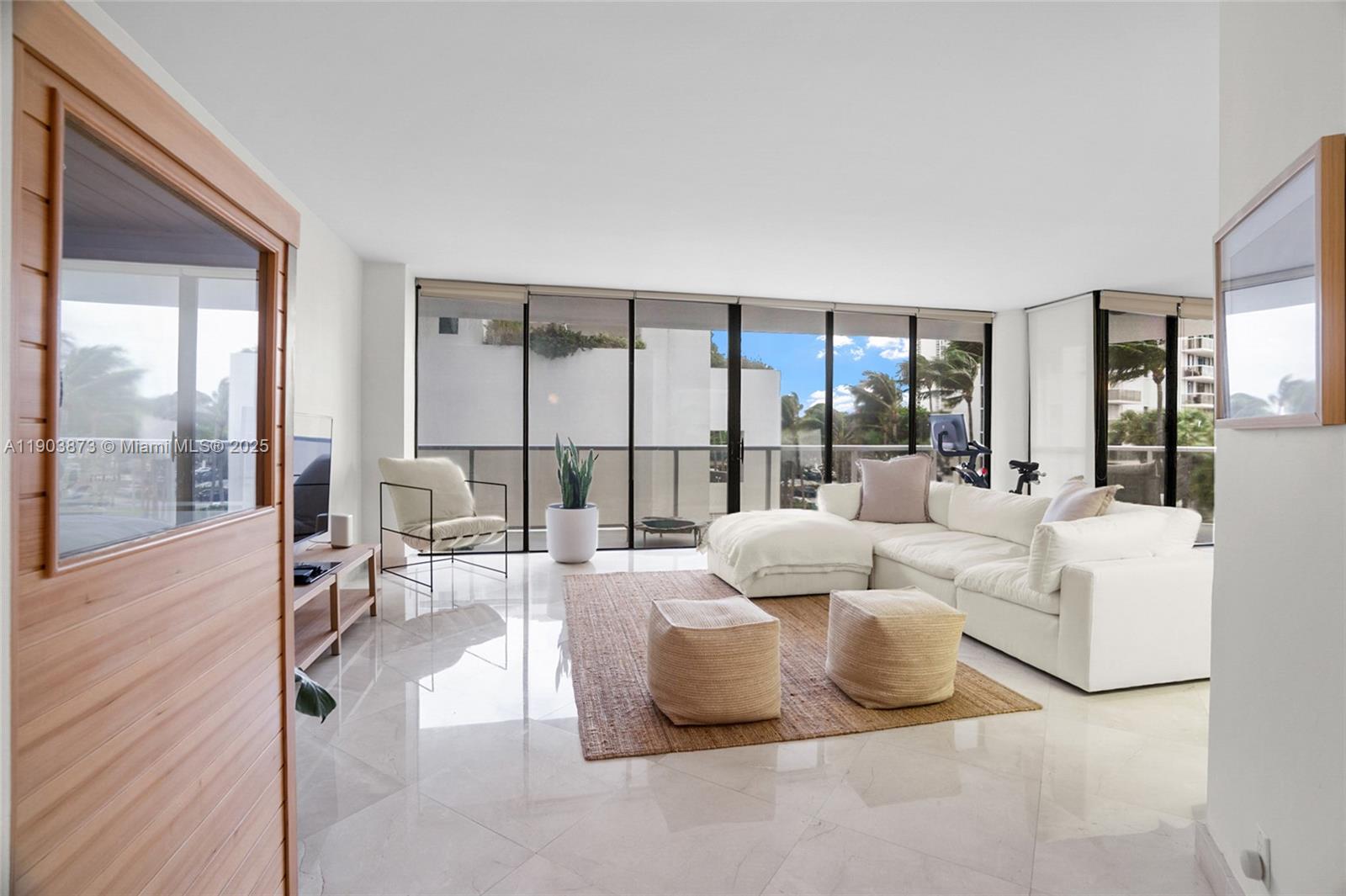 20281 Country Club Dr Unit M1, Aventura, Florida 33180