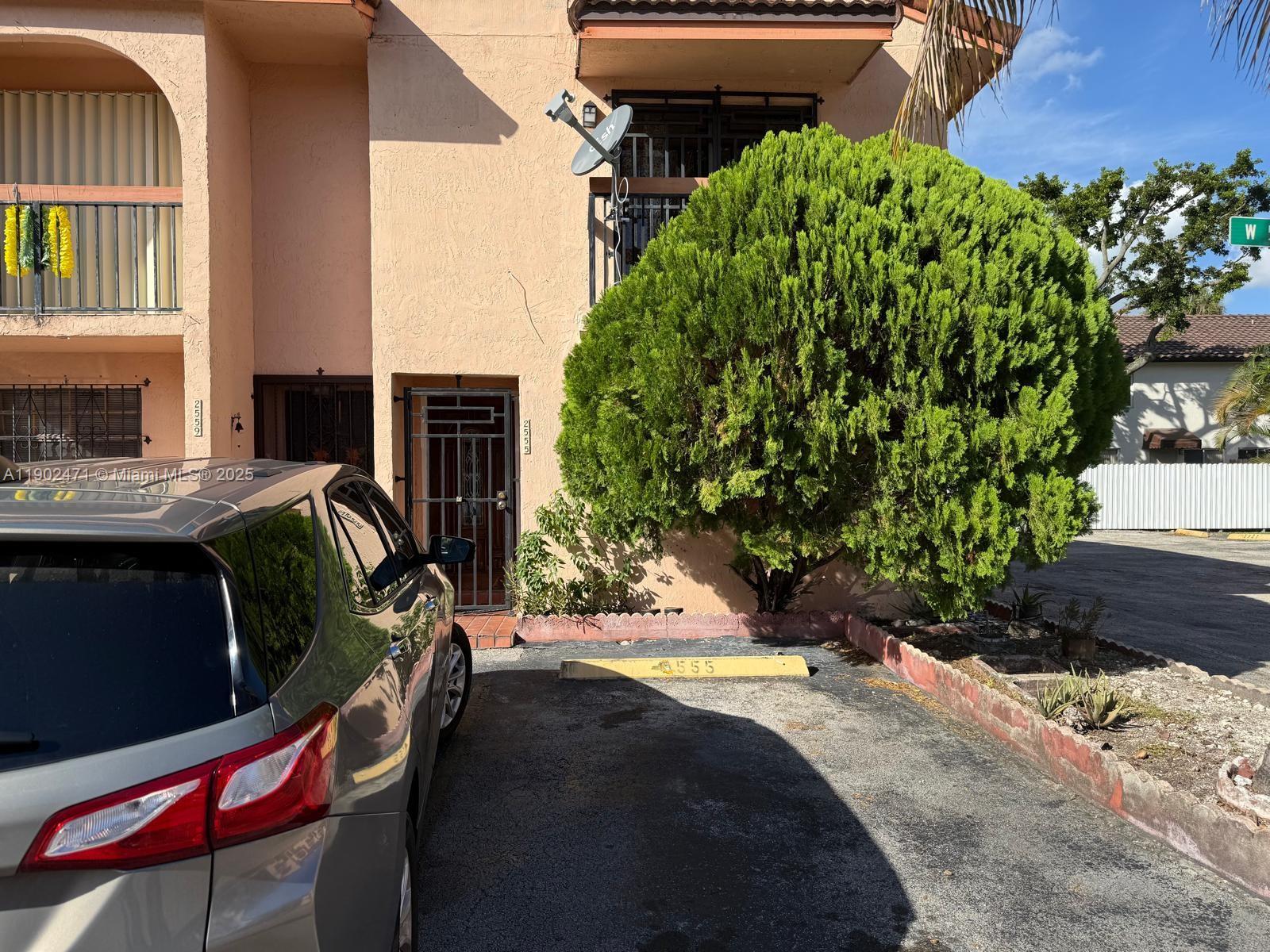 Las Brisas Th Apts Condo