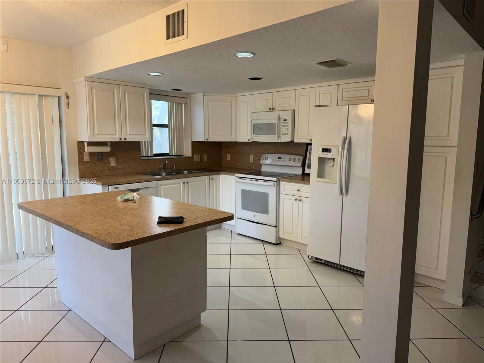 Jasmine Lakes #1 Condo