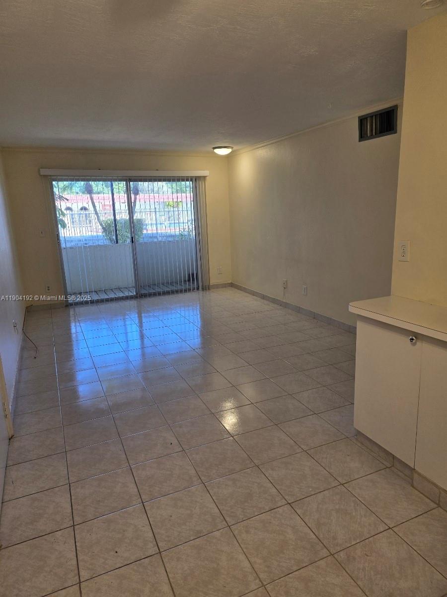 First floor 1-bedroom 1-bathroom. Central A/C. Faces community pool. Laundry facility. Conveniently located within walking distance to The Falls, restaurants and entertainment.