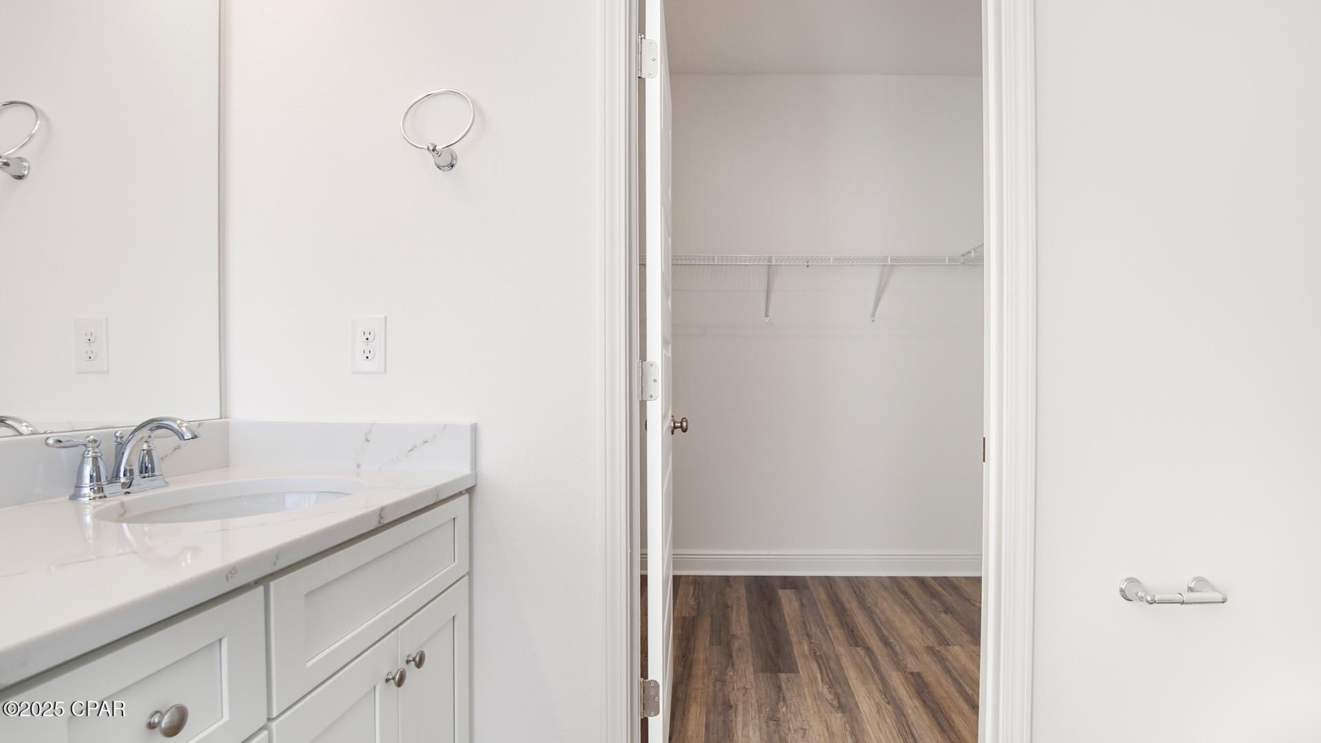 San799h3sdzobbk5yk3pfhvfswmm8v7izmdywsq8 P0