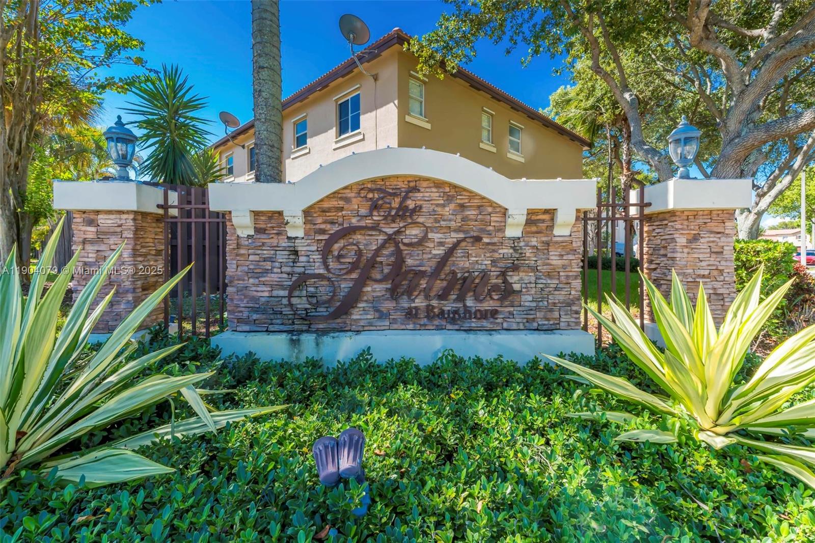 Lakes By The Bay Jay