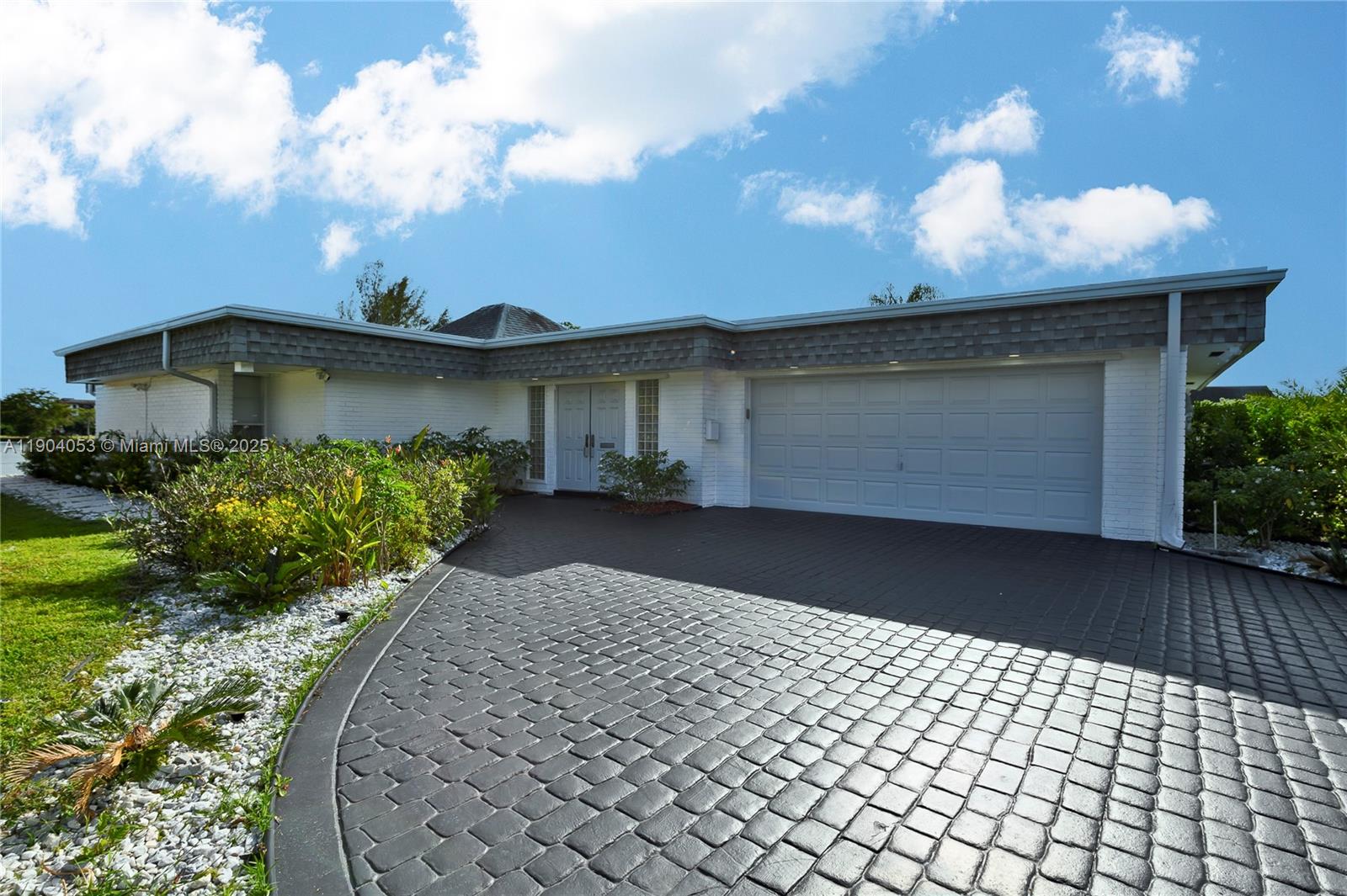 5602 White Cedar Ln, Tamarac, Florida 33319