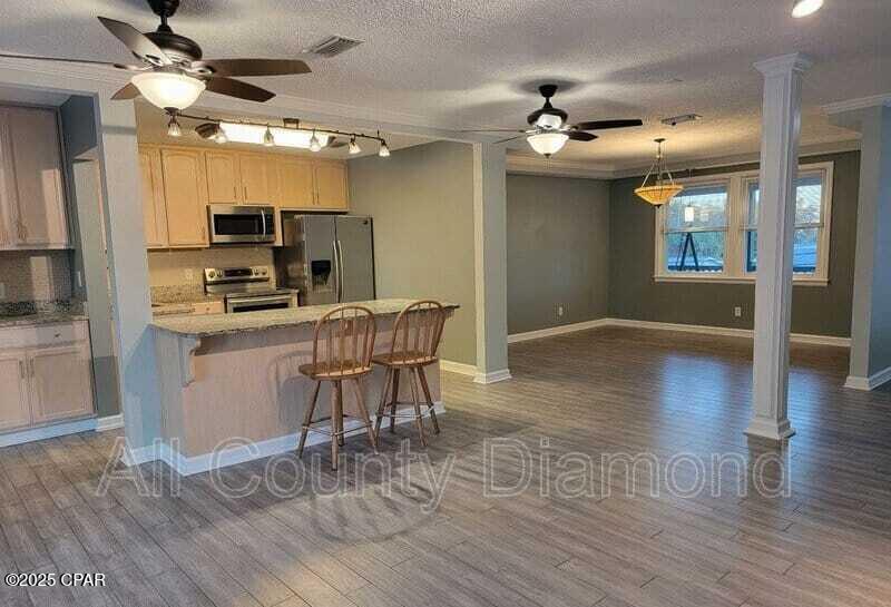 Image 5 For 215 Harris Avenue