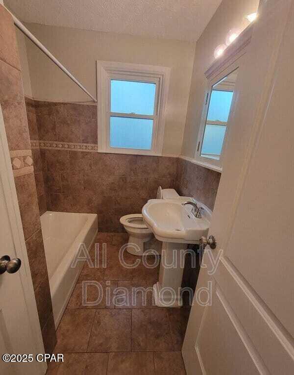 Image 8 For 215 Harris Avenue