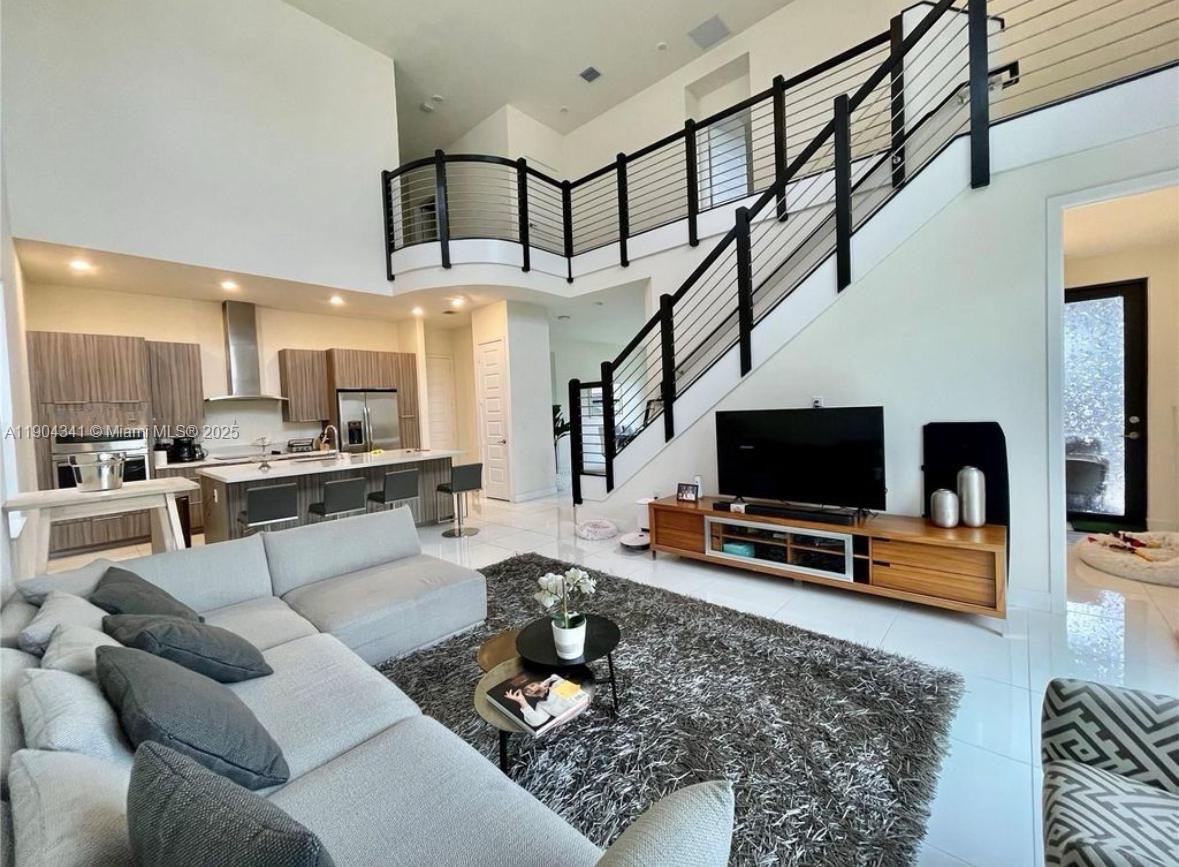 8824 NW 161st Ter, Miami Lakes, FL 33018