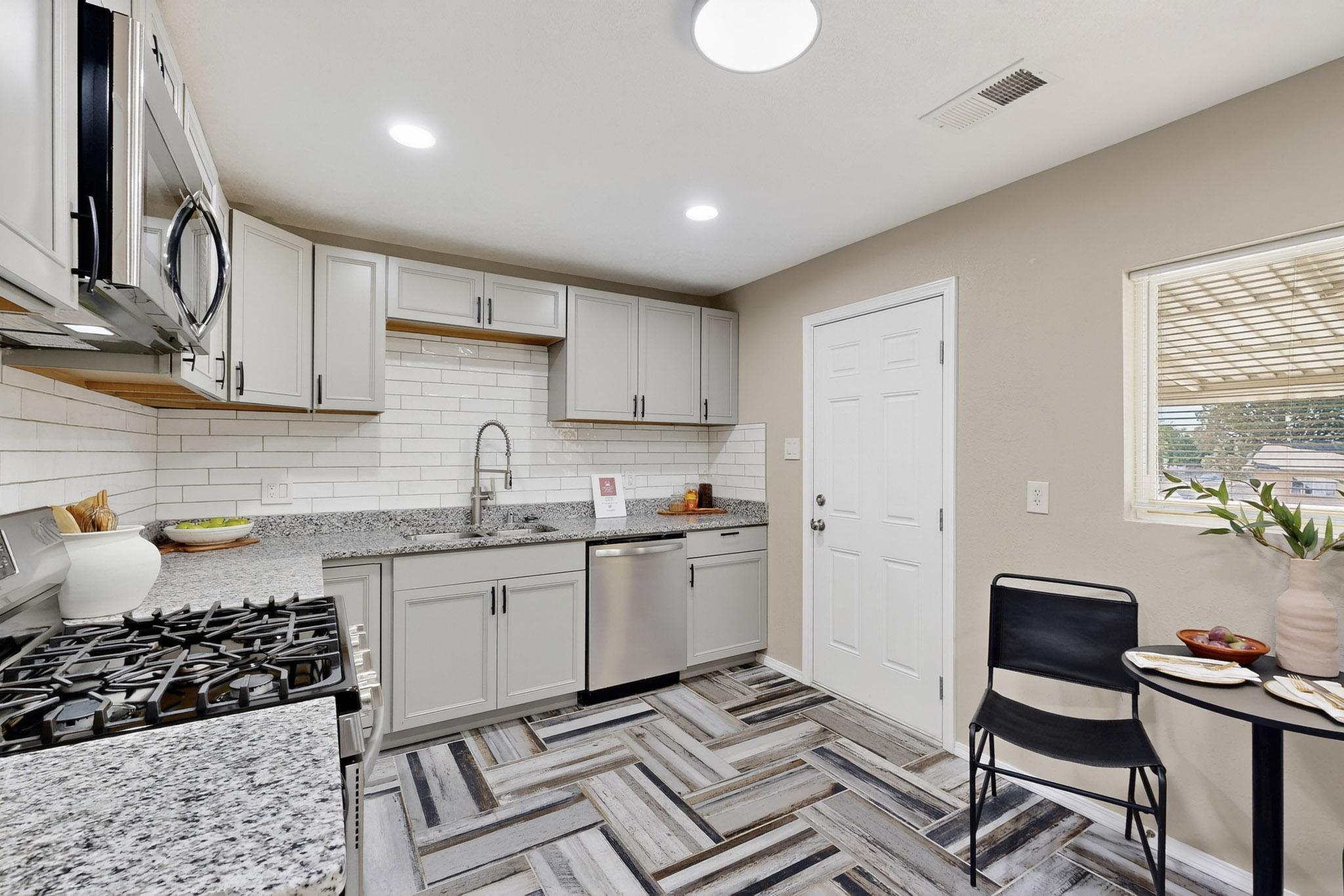 3001 ALISO DRIVE NE, ALBUQUERQUE, NM 87110  Photo 10