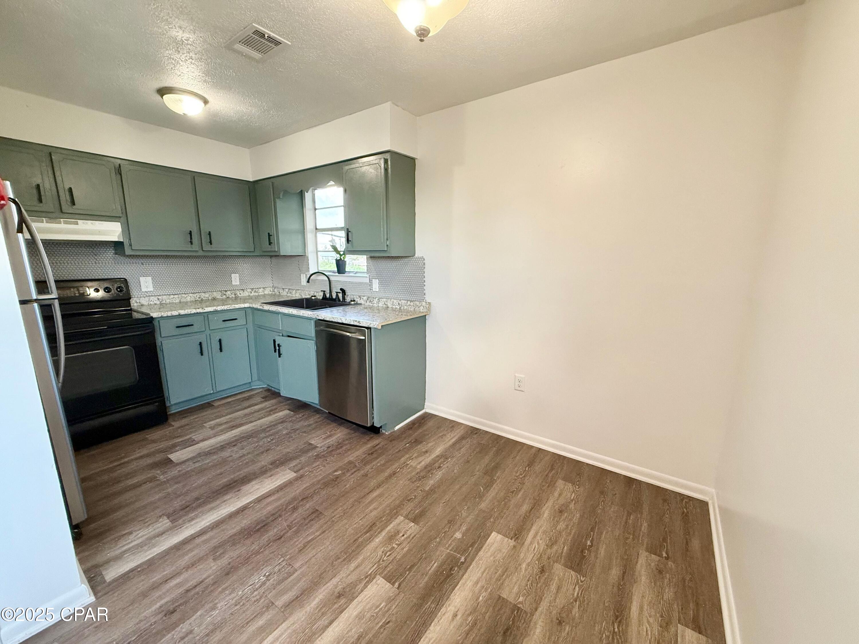 Joaebba4t7cjxz5zj6ultv2vvnmow0z1m1vygfi3smi