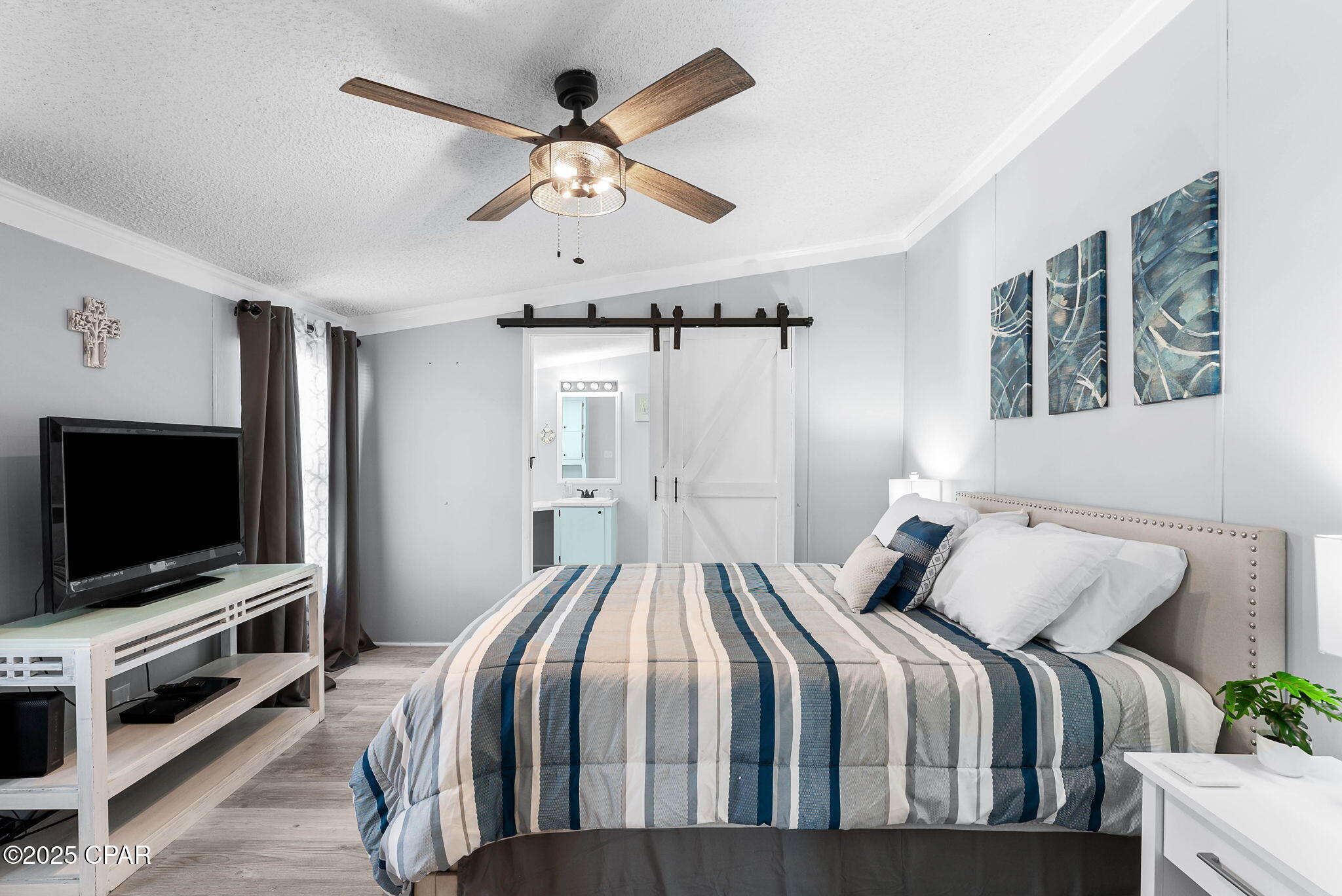 E6_ms9li88tmf04_ubcqghmzbiztdz3h7vr7pyomljy