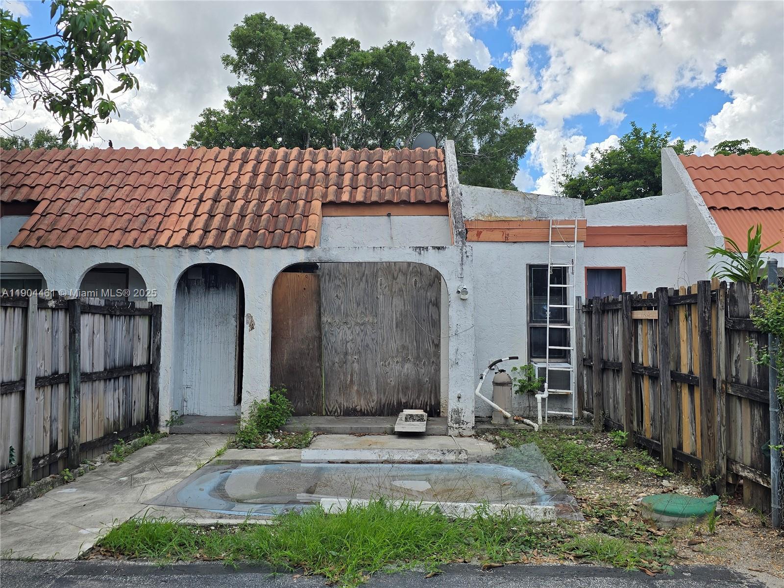 Orchard Lake Town Houses