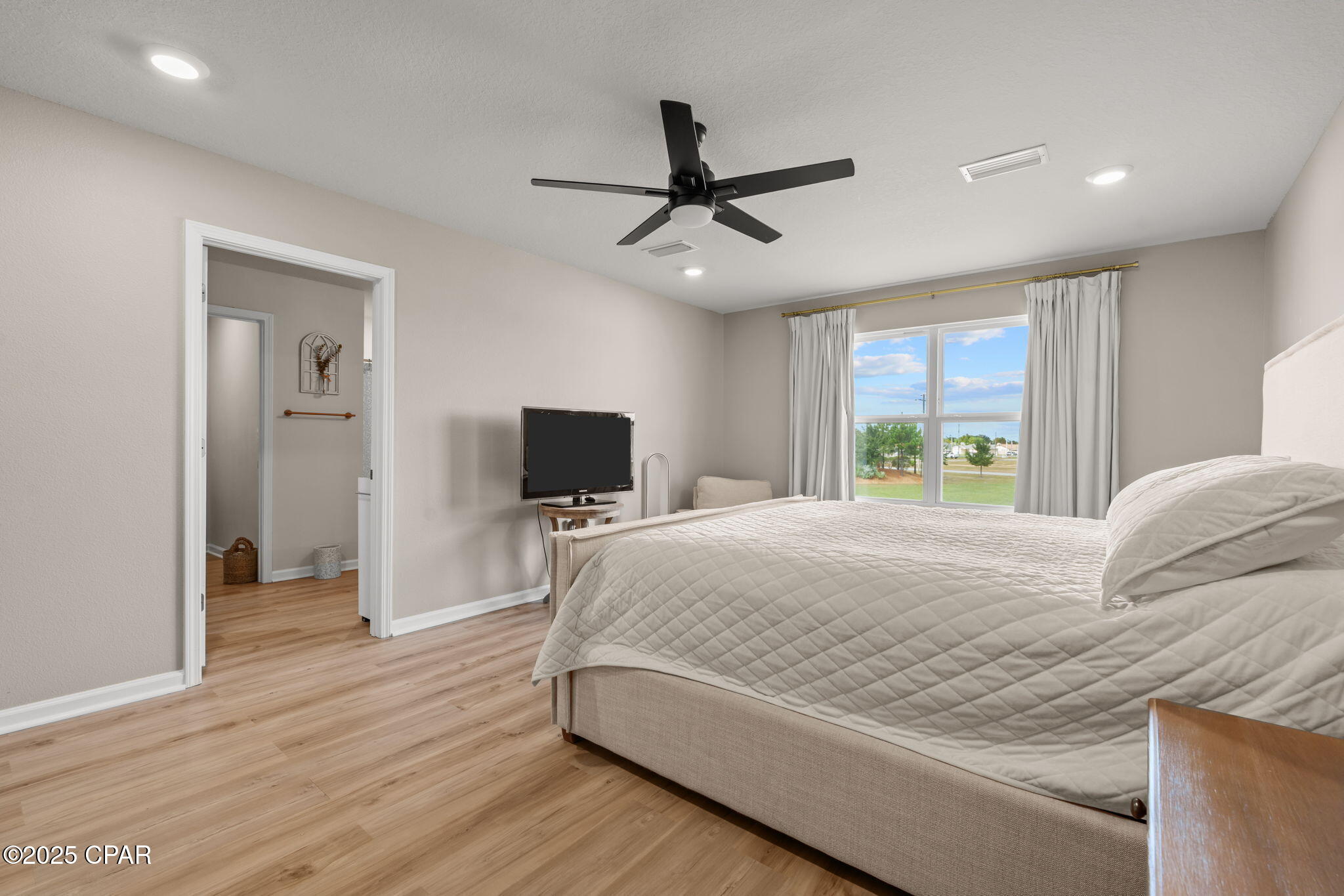 Image 30 For 216 Ryder Lane Lane