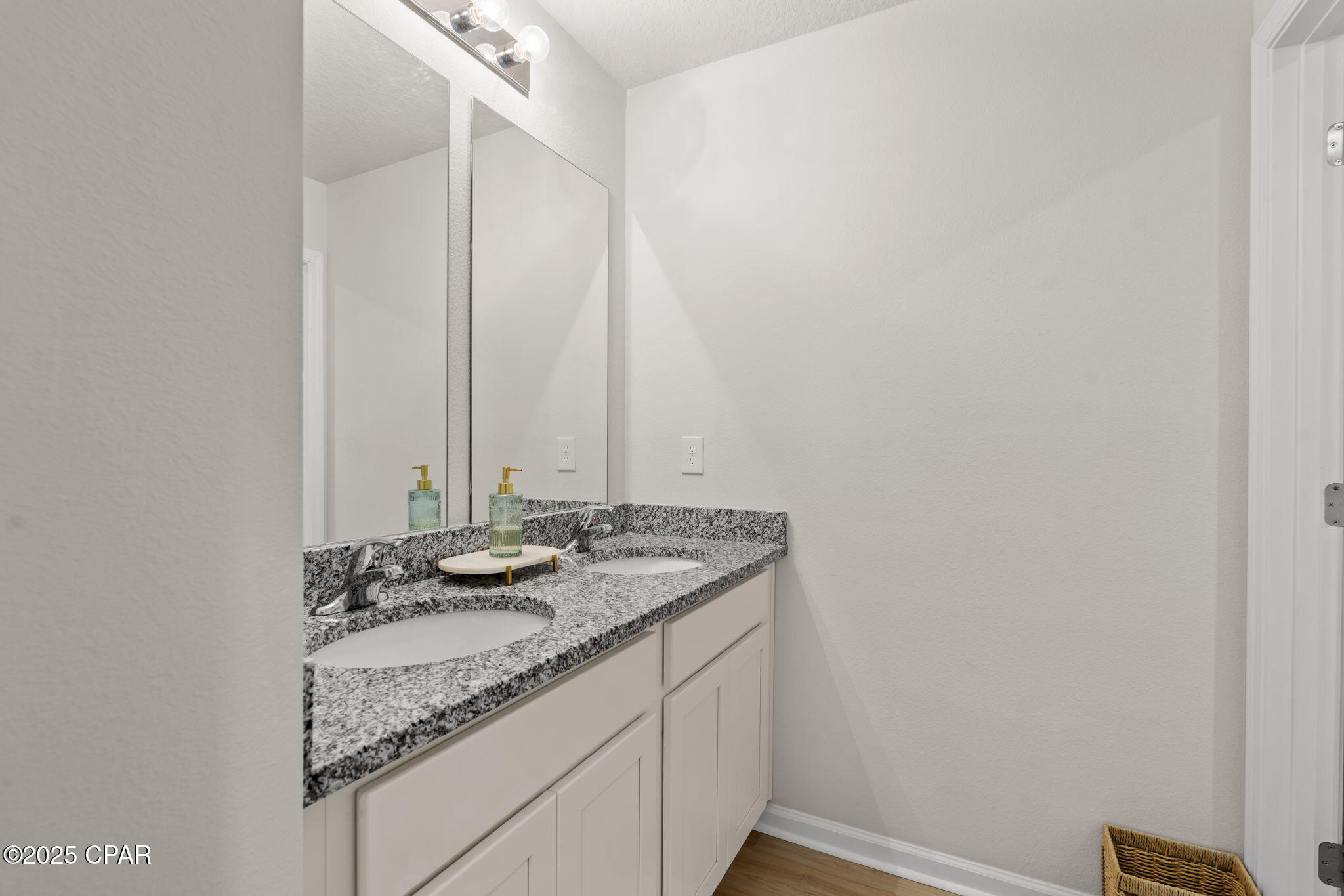 Image 41 For 216 Ryder Lane Lane