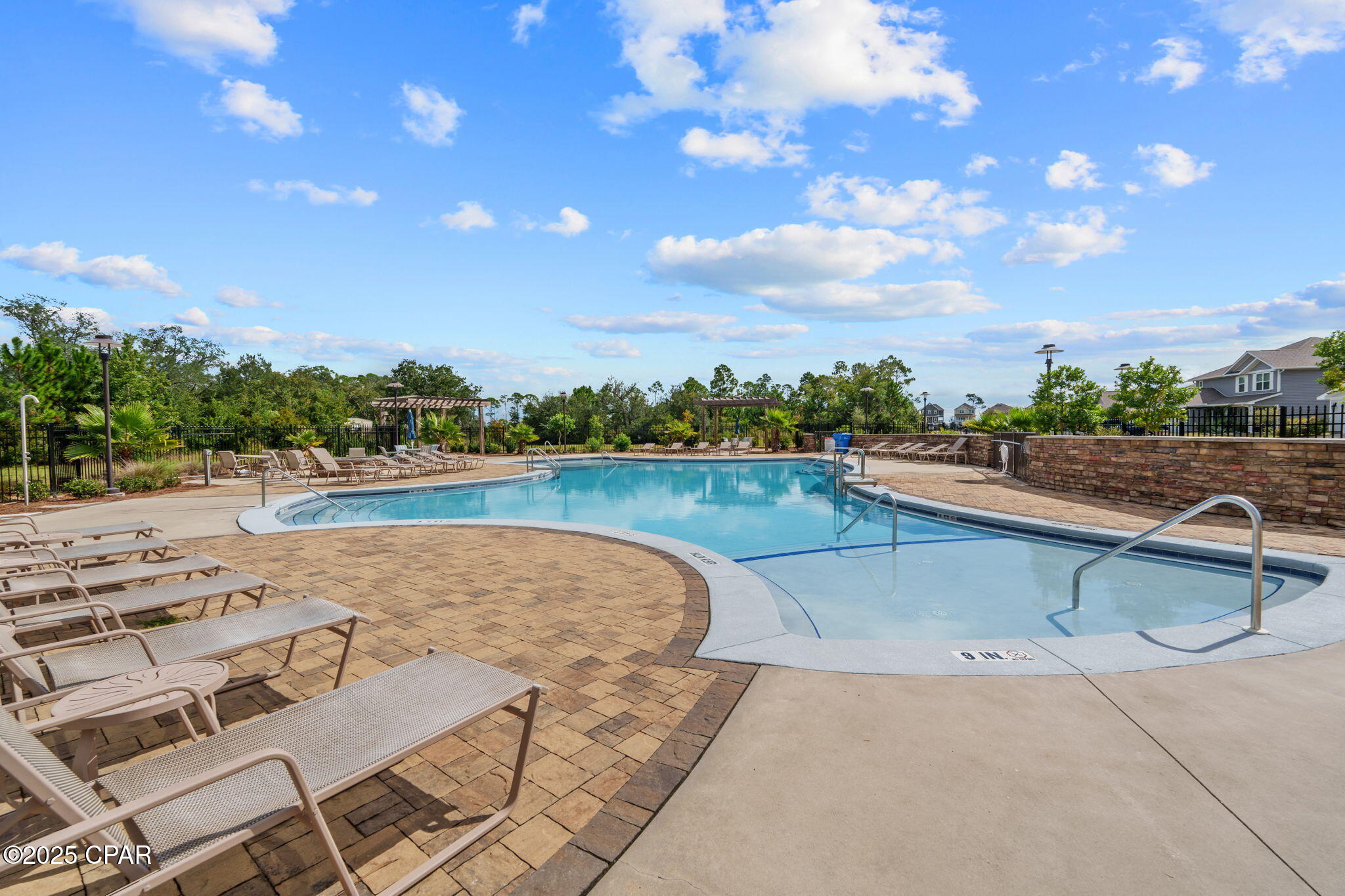 Bfndsajkcdohm7lrn8uknzlp7uexrkb_8ffaw02xups