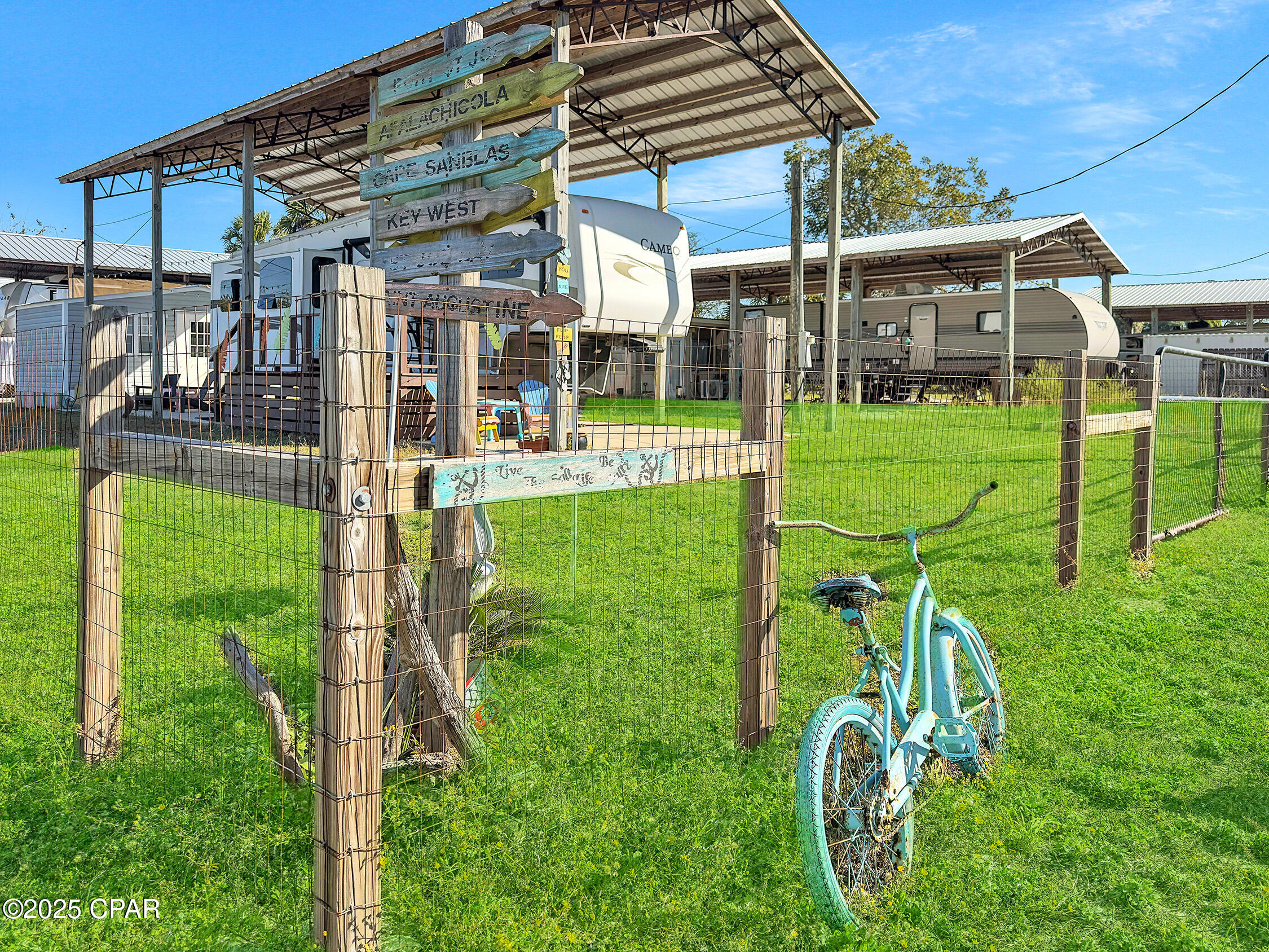 Image 28 For 215 Angel Fish Street