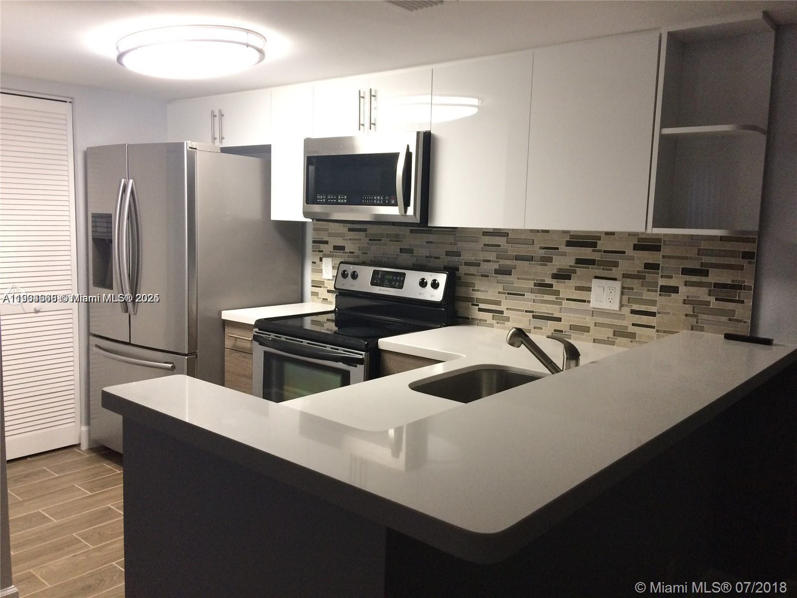 Lakes Of Jacaranda Condo