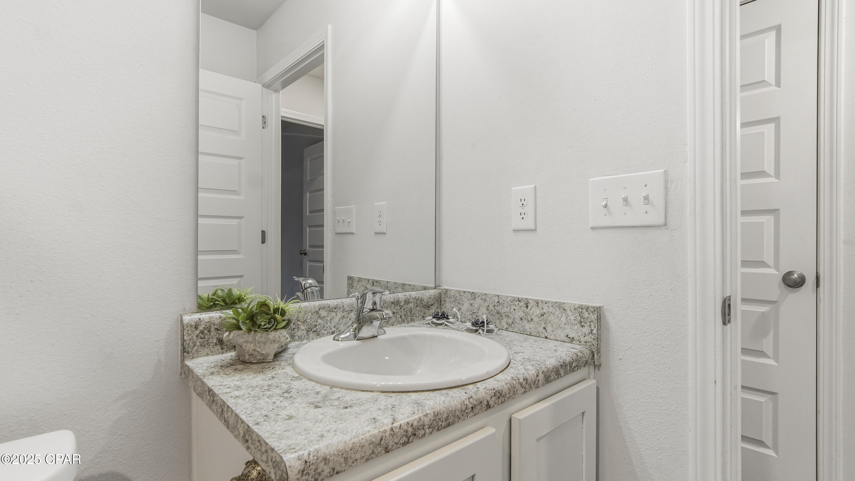 Ynapaxofth2lmzu3qzio7jkli16_nyo8gadncyoxyla