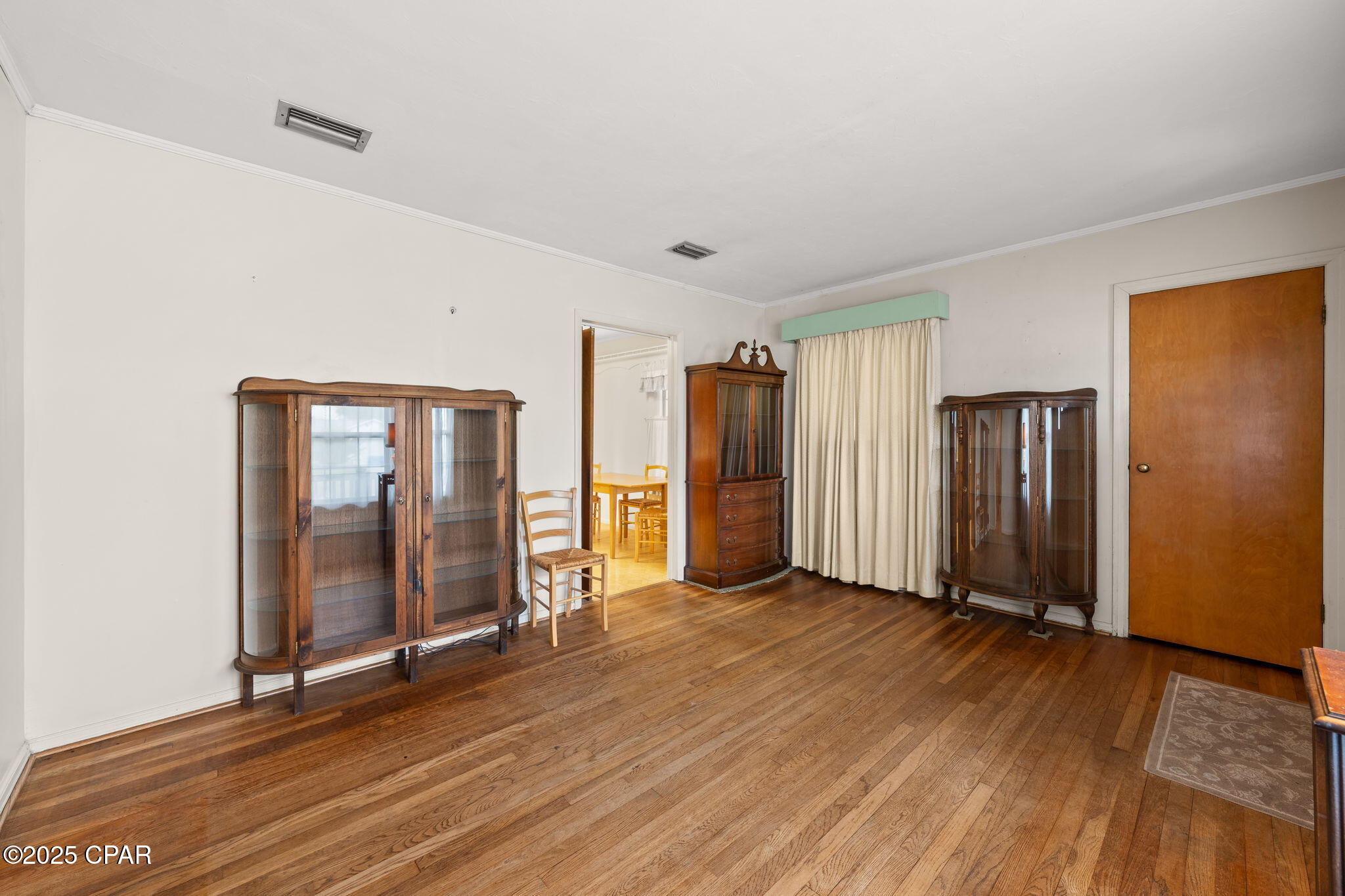 Image 9 For 313 Macarthur Avenue