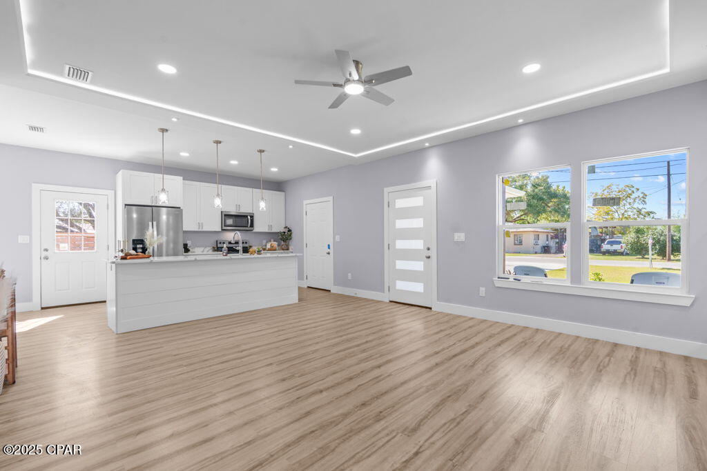 Image 7 For 724 Sheffield Avenue