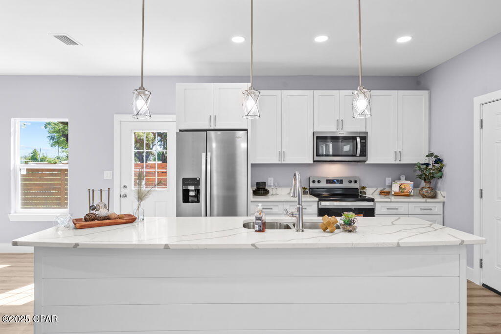 Image 9 For 724 Sheffield Avenue