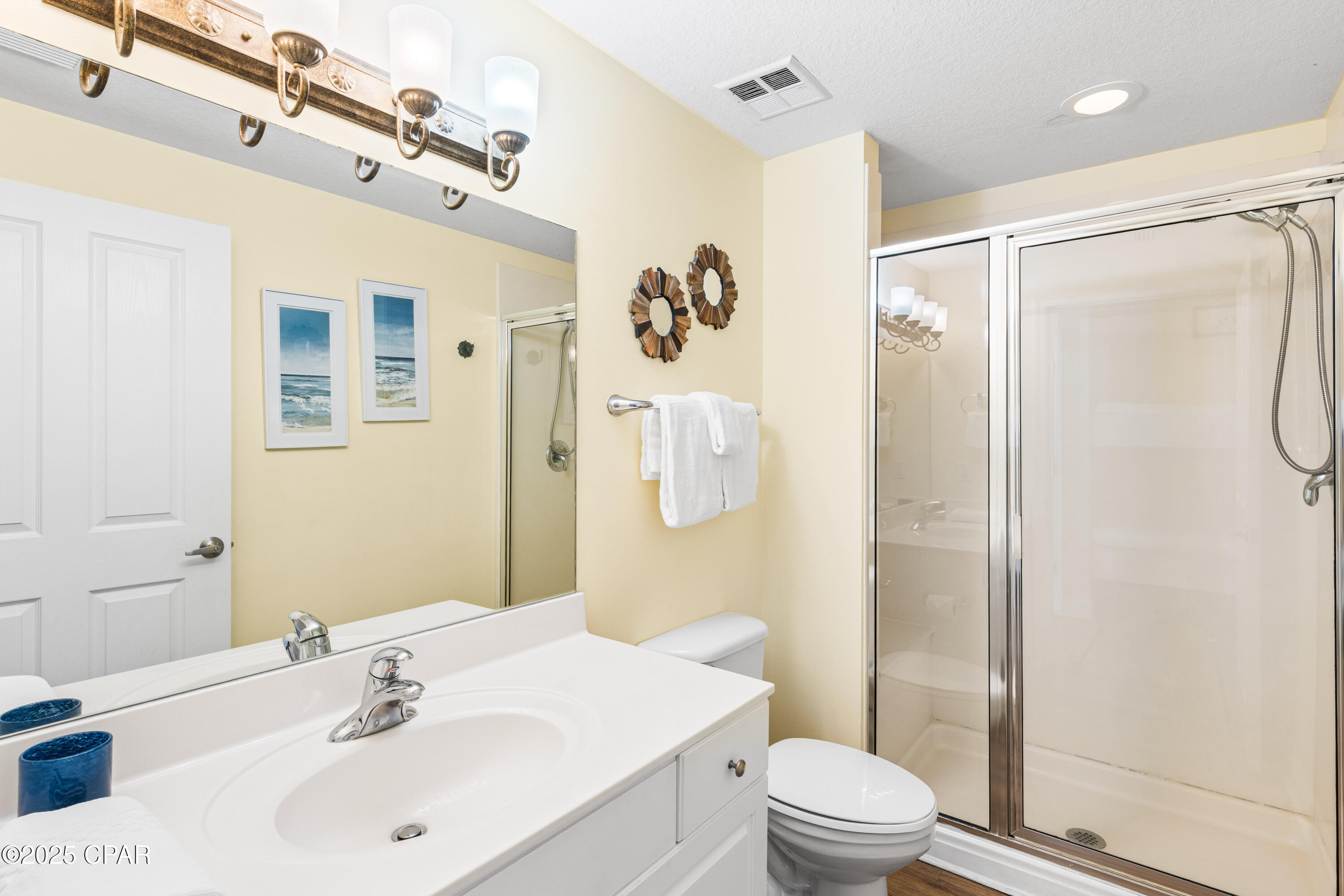 Eezybhma8s4i3up_g81l3azx Rb7zqwlczq_4zmamwc