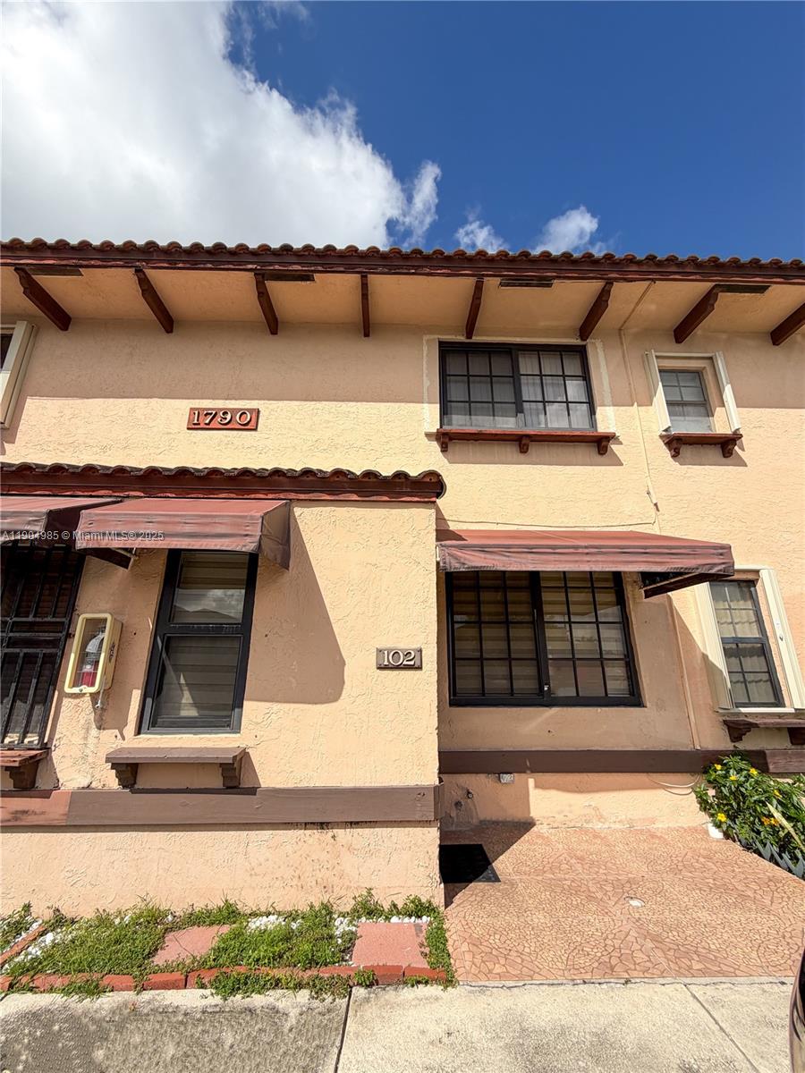 New Paseos Castellanos Co