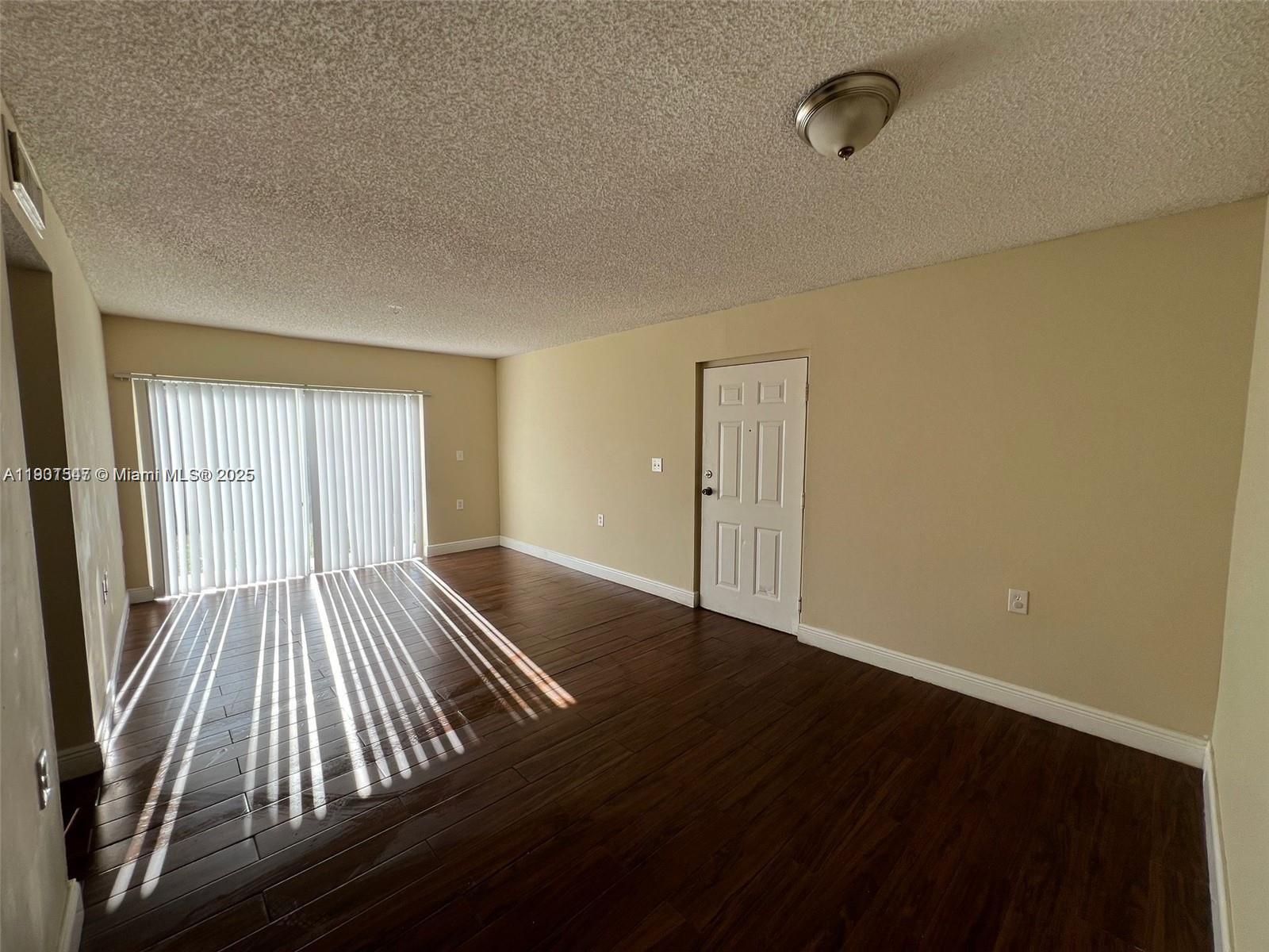 1129 Lake Victoria Dr Unit J, West Palm Beach, Florida 33411