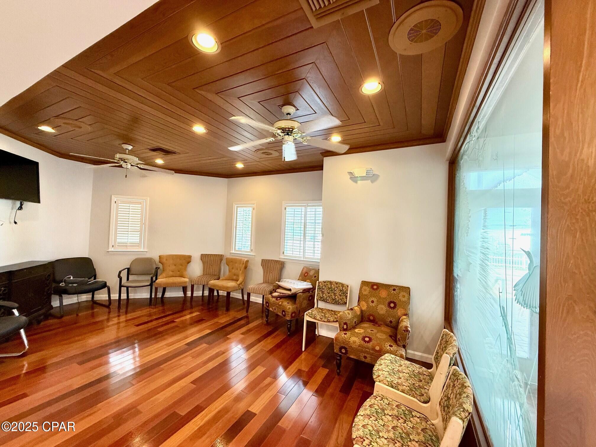 Image 3 For 2426 Jenks Avenue