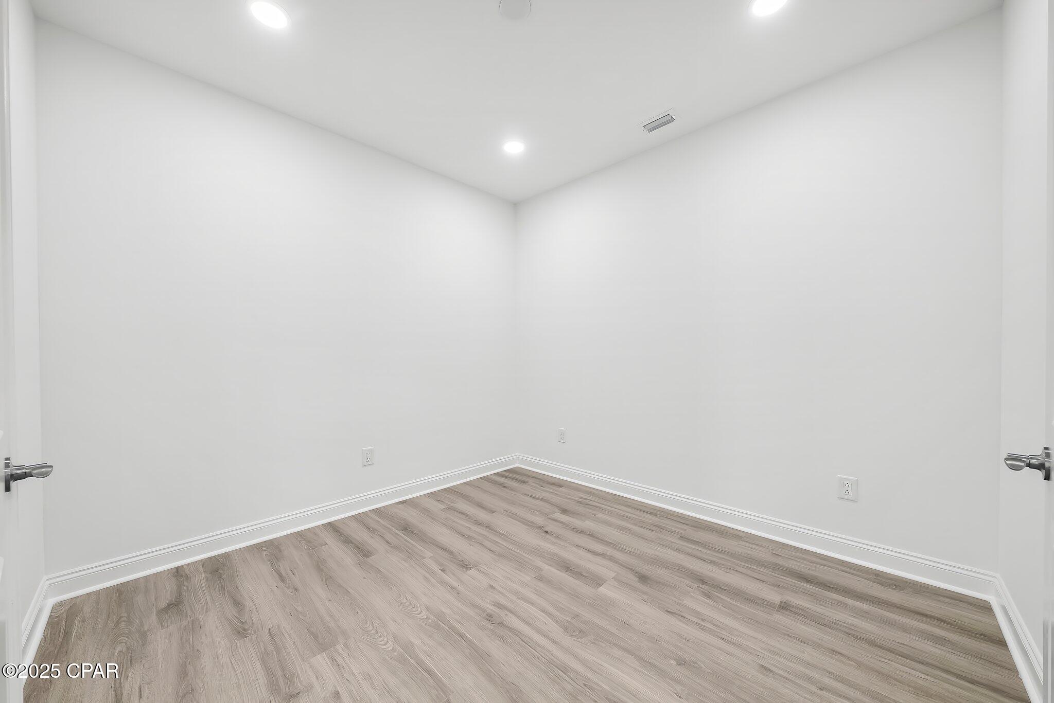 Wmbh4nelfkmj24mlvrbw_ls_tn Vha4okh49k7wibl0