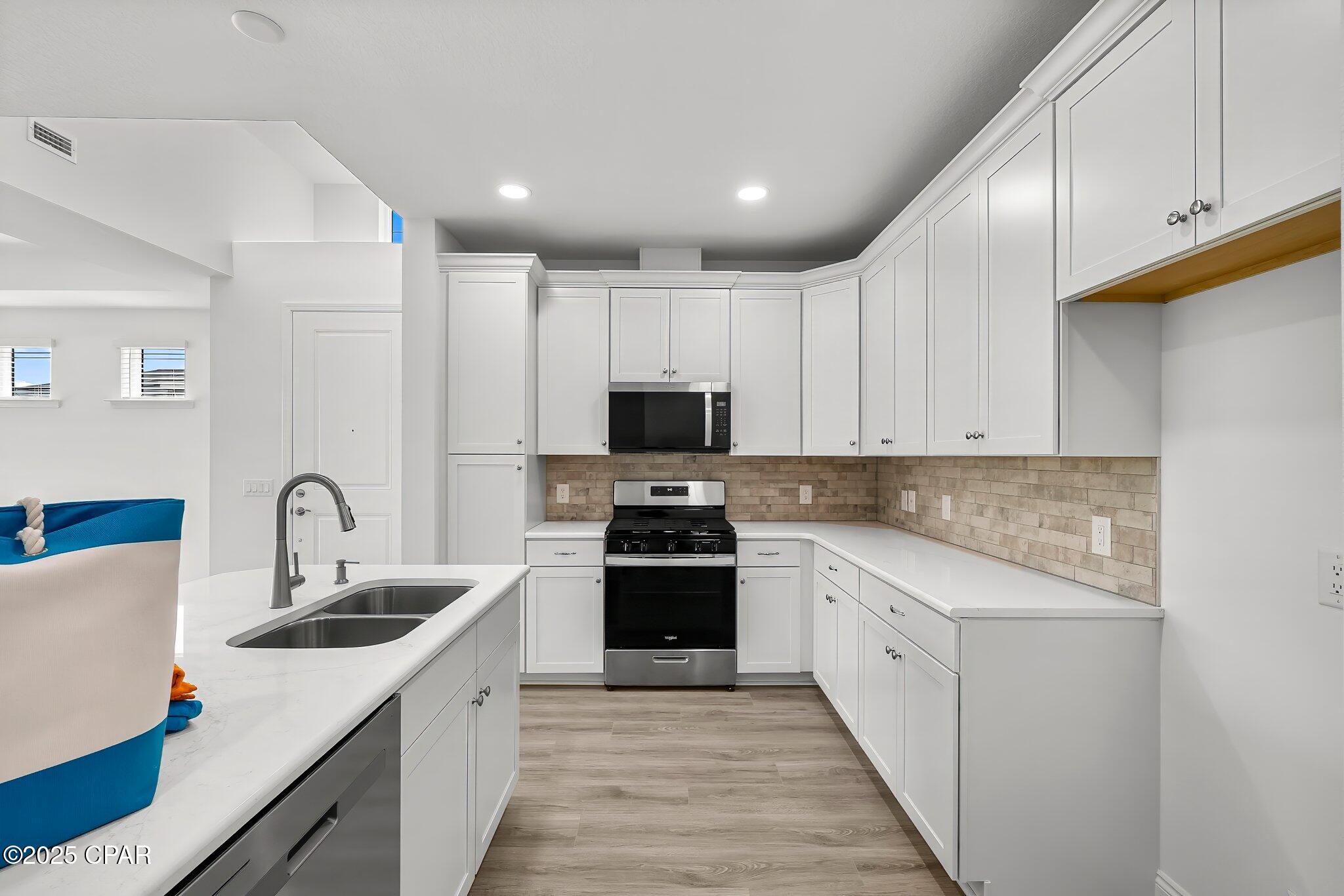 Image 7 For 8912 Parrot Place