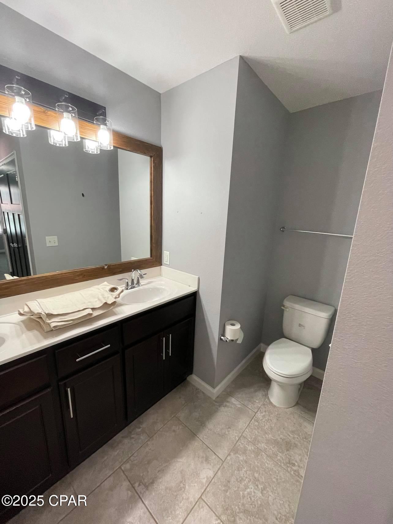 Eyalnnmajcogb2j3syll Vs7mvjfu6yikqofgz2bt_e