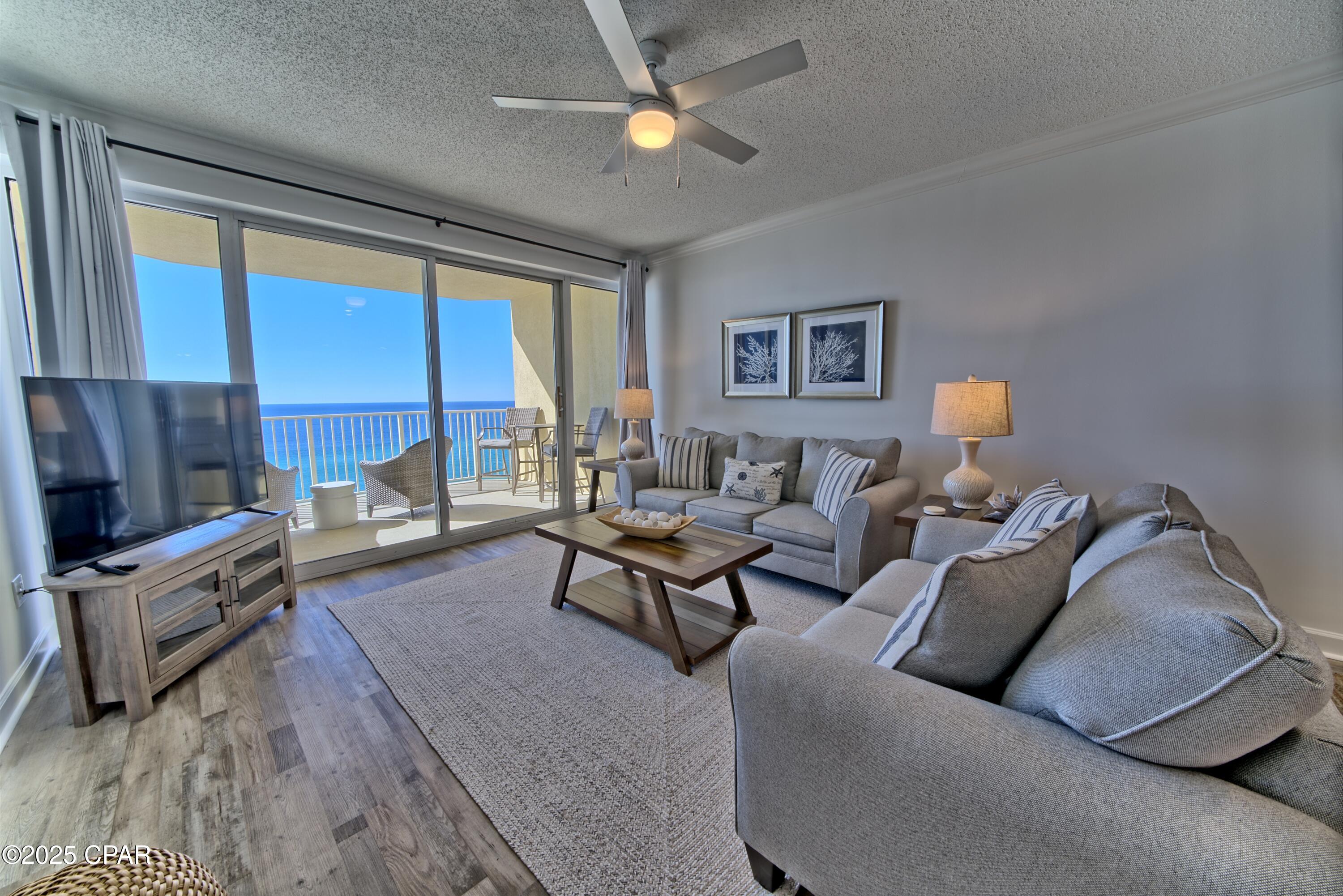 Lhc   E0ibxbq_jasl9wfysekflc98uxdlpcedum6ge