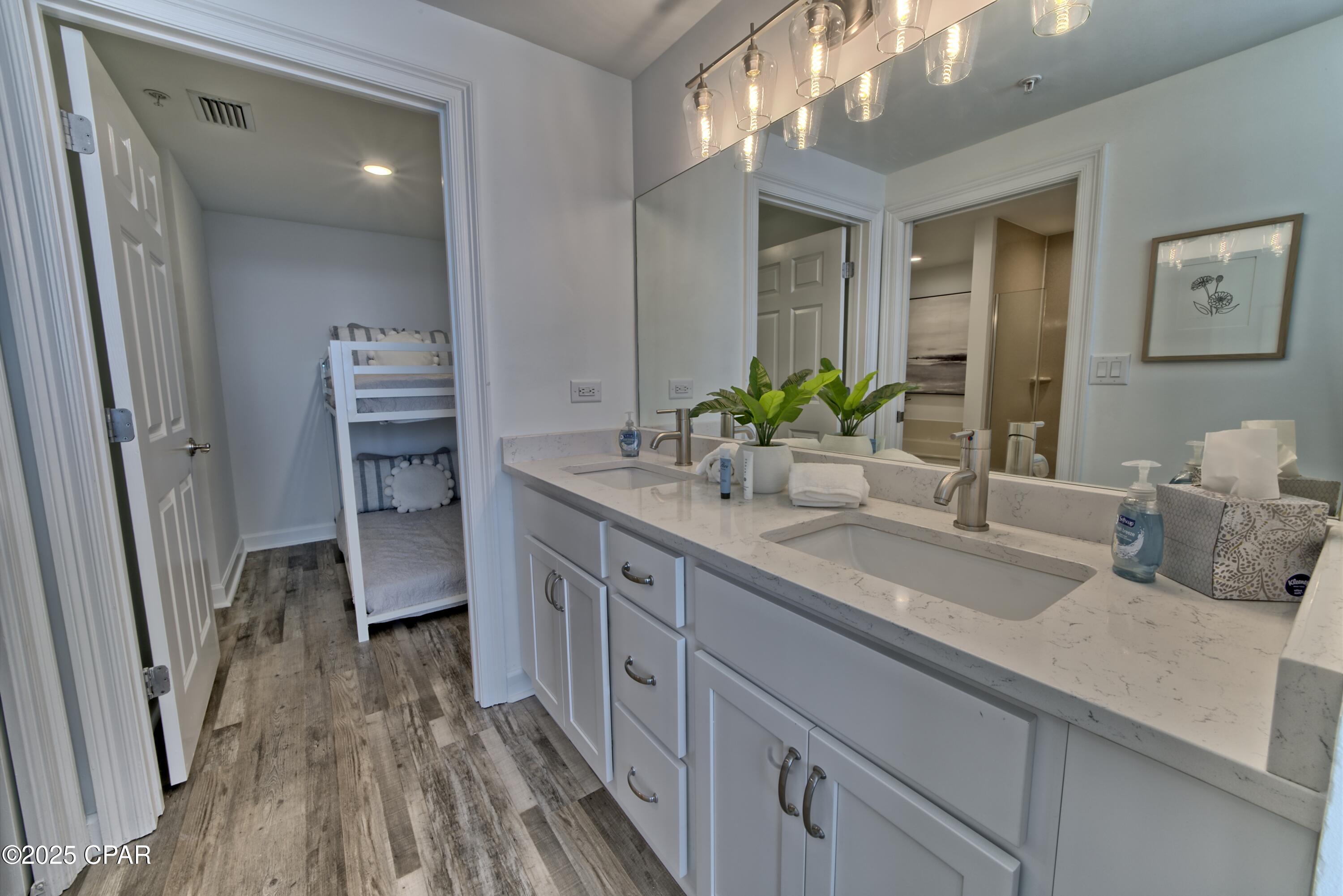 Aiitlt4qv042y3nyxsff_cyzejst73wj7hxnual8m4m