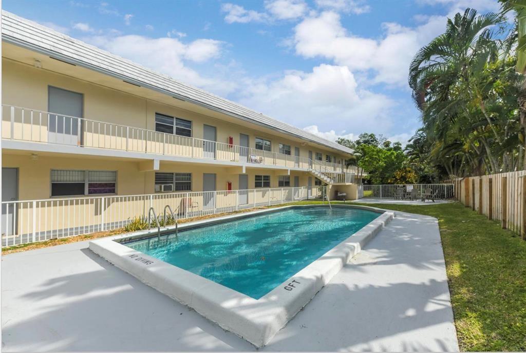 Glouchester House Condo