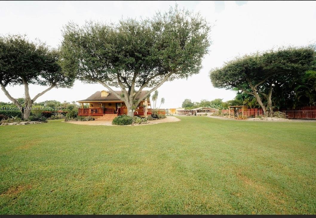 Unique Farm House watched by towering oaks ,Inside the Rustic and refined  collide  in a garden dream with rare specimens .fruit trees  and Professional stables .The space is filled with vigorous plants and flowers. It's a peaceful sanctuary for any gardener and an opportunity for a home business .
This picturesque country estate offers a life of tranquility and purpose .This property is a rare find ,perfectly balancing a serene rural lifestyle with modern amenities and unique entrepreneurial opportunities