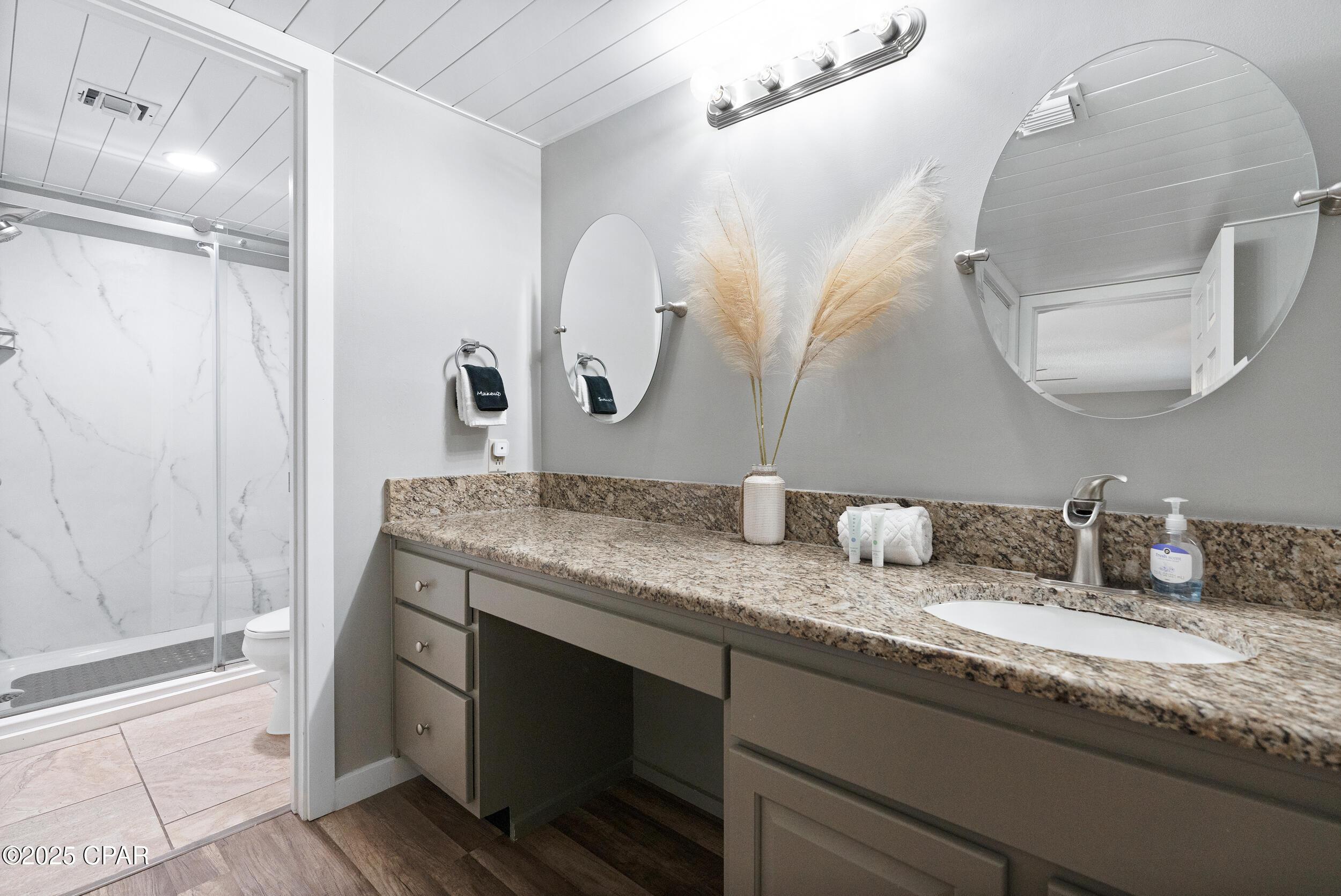 Xm Dp9y3jl0j950i1h_jvn8k7q Avaox2n8niraoyqy