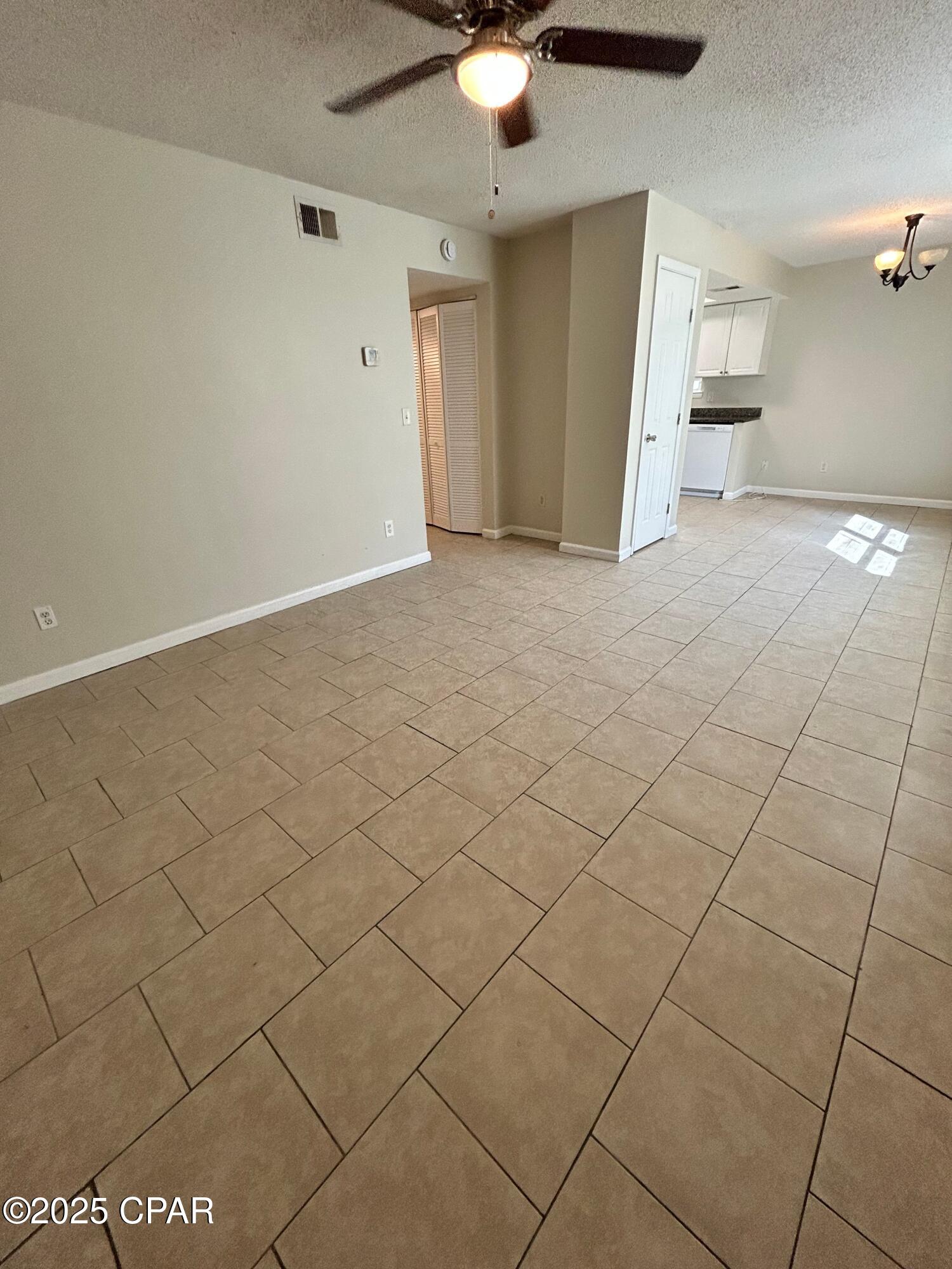 Image 3 For 3914 11th Street 201